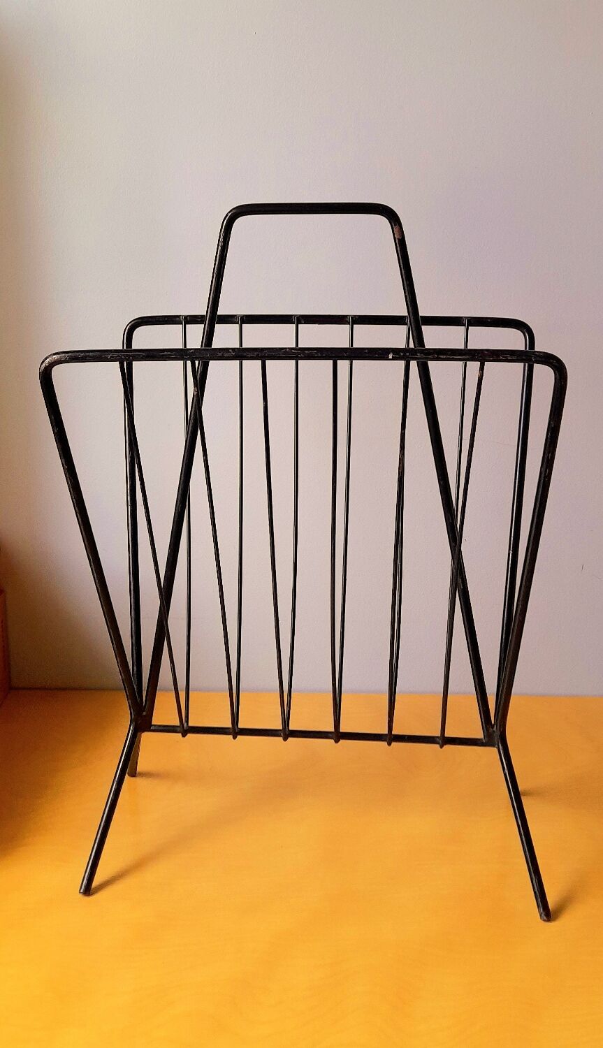Metal magazine holder
