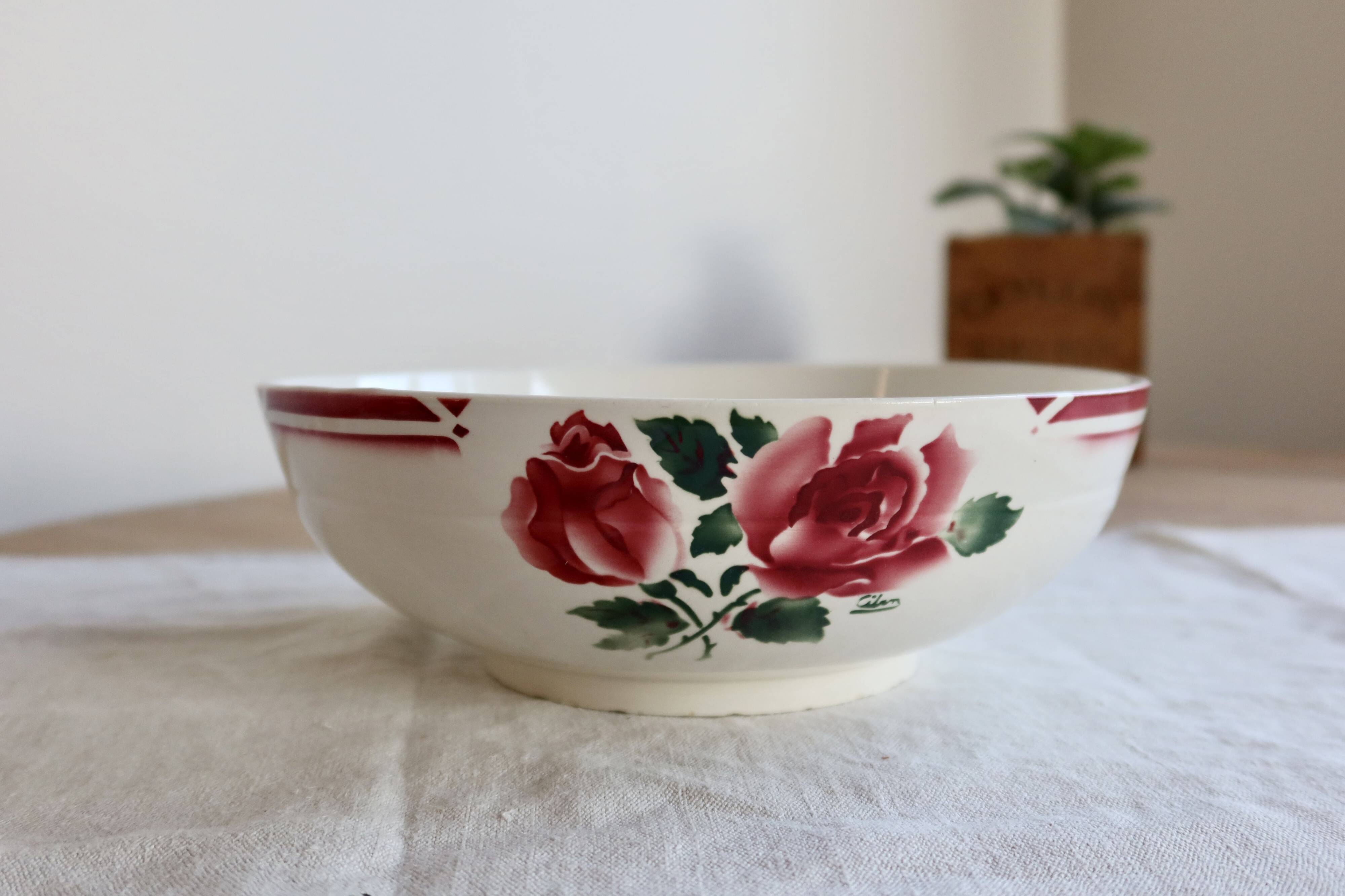 Vintage Sarreguemines salad bowl model Cibon earthenware - Red floral decoration