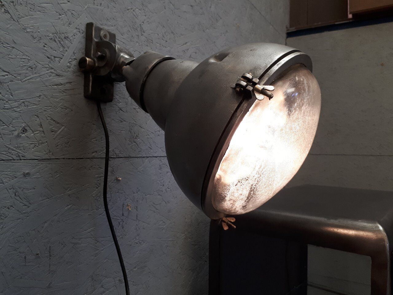 Applied industrial curved glass