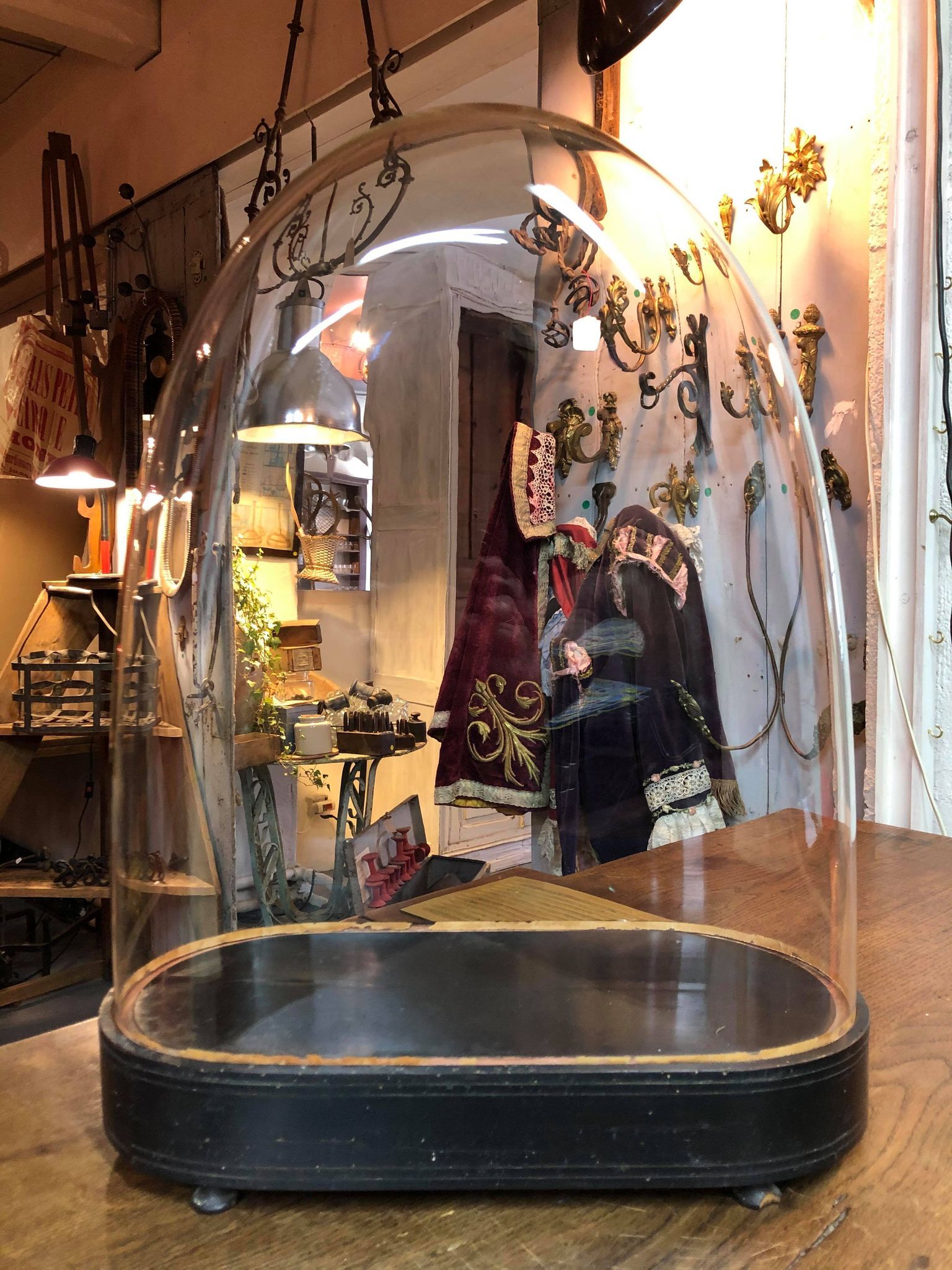 Former Napoleon III wedding globe in blown glass