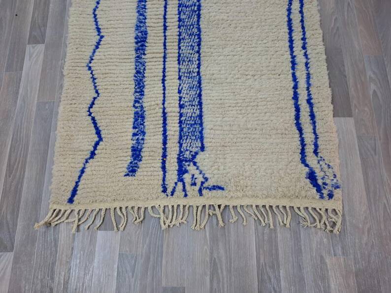 Handmade wool beni ouraine rug size 150 x 250 cm