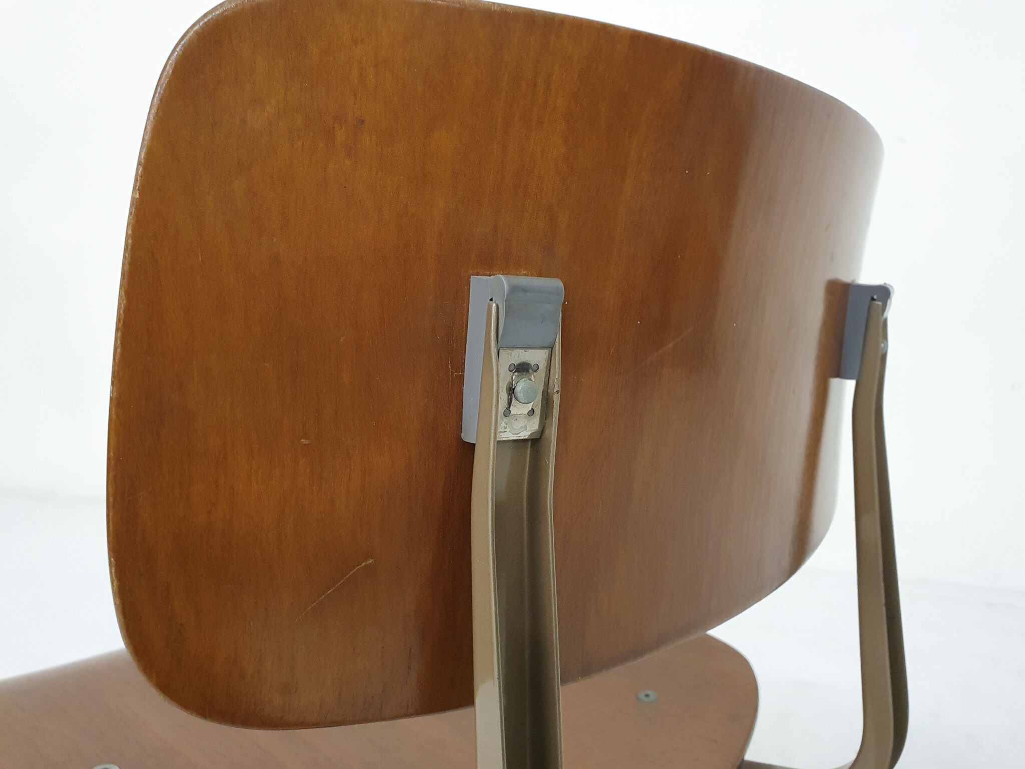 Friso Kramer fro Ahrend de Cirkel, Revolt dining chair, The Netherlands