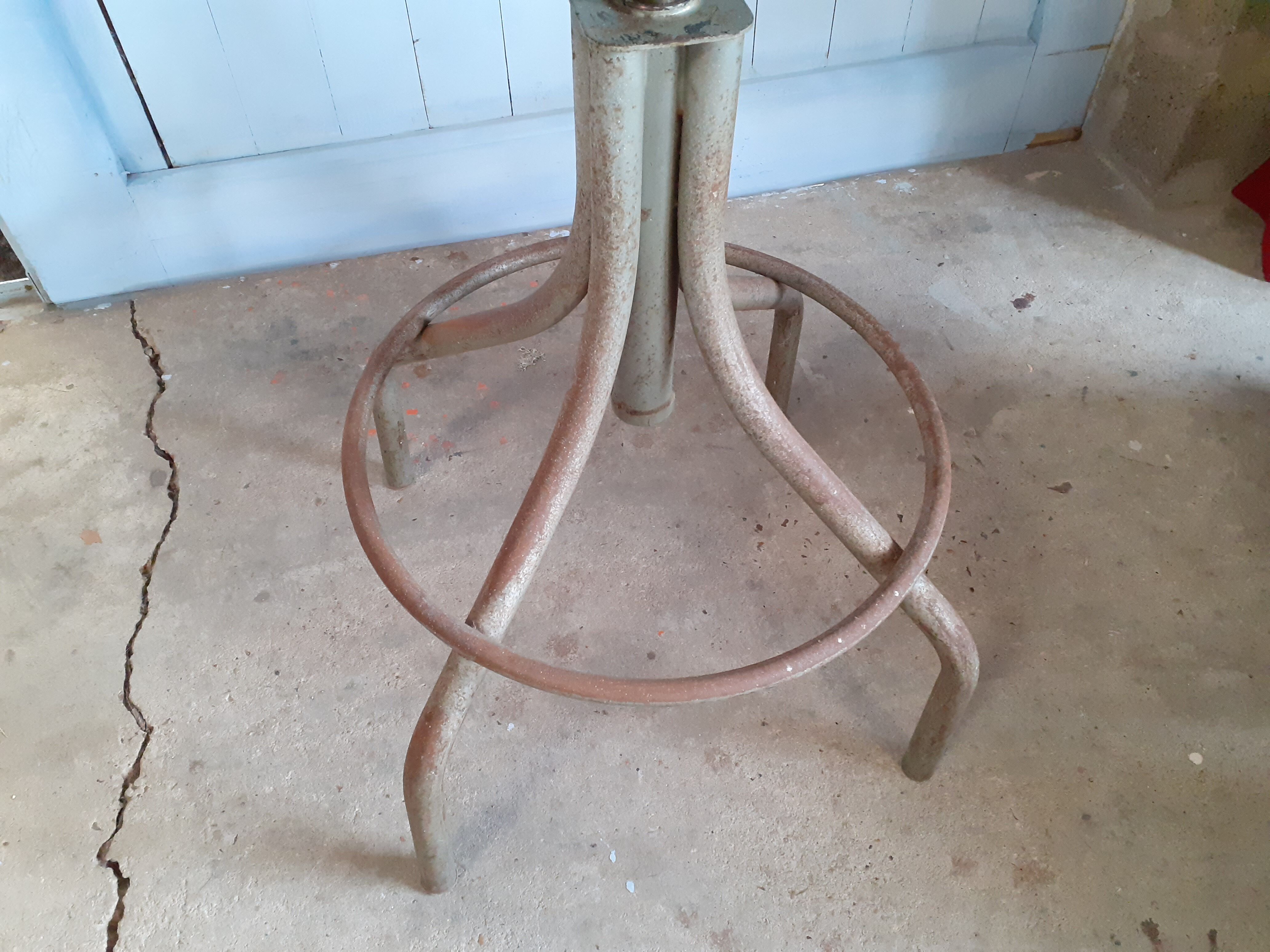 Workshop stool