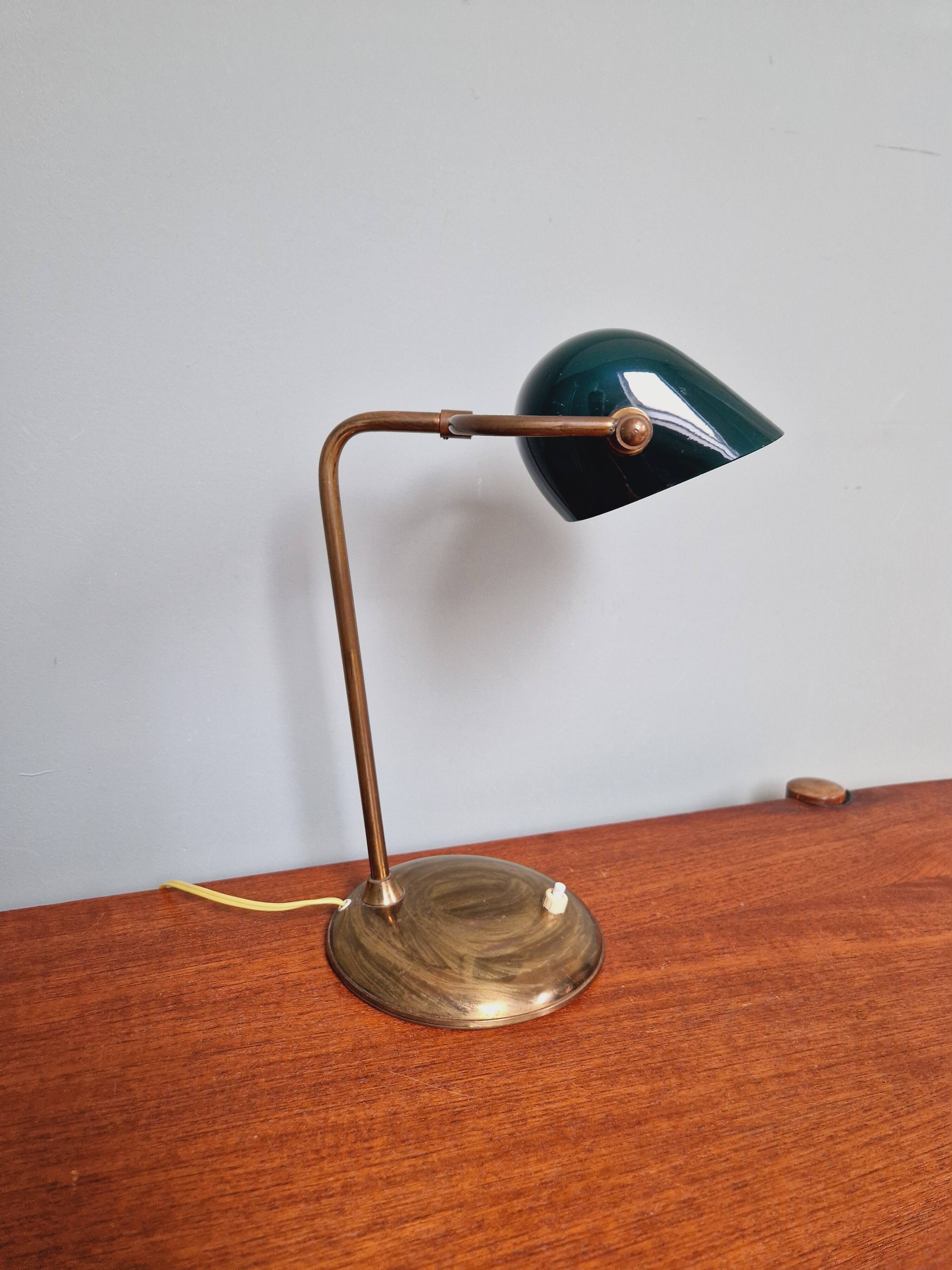 Banker's lamp in brass and green opaline, 1930s