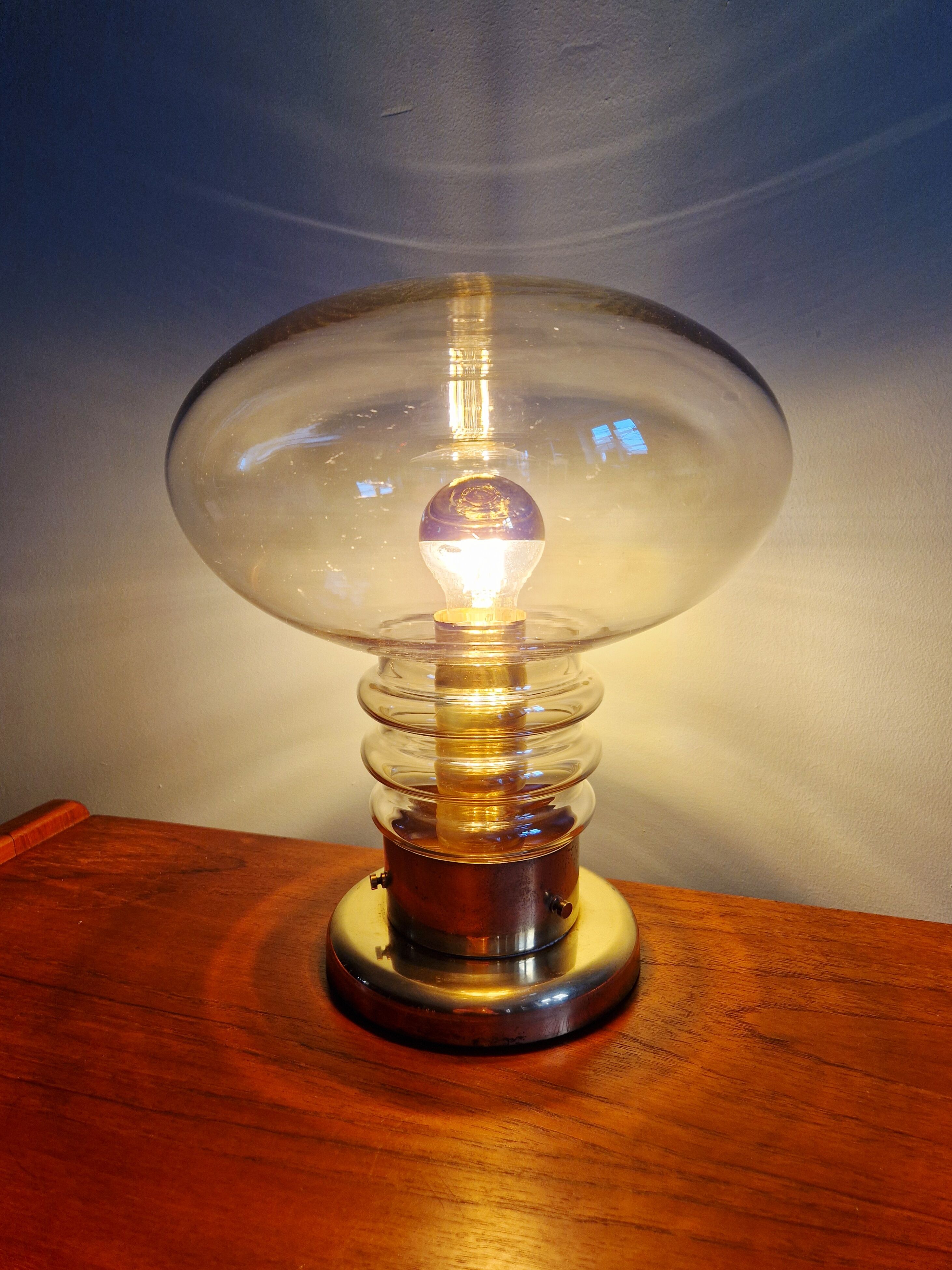 Space Age table lamp in brass and clear glass, 1960s-70s.