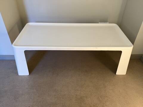 Coffee table in the style of Mario Bellini, Space Age 70s.