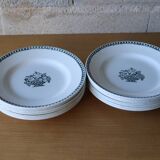 14 assiettes anciennes en terre de fer l'amandinoise