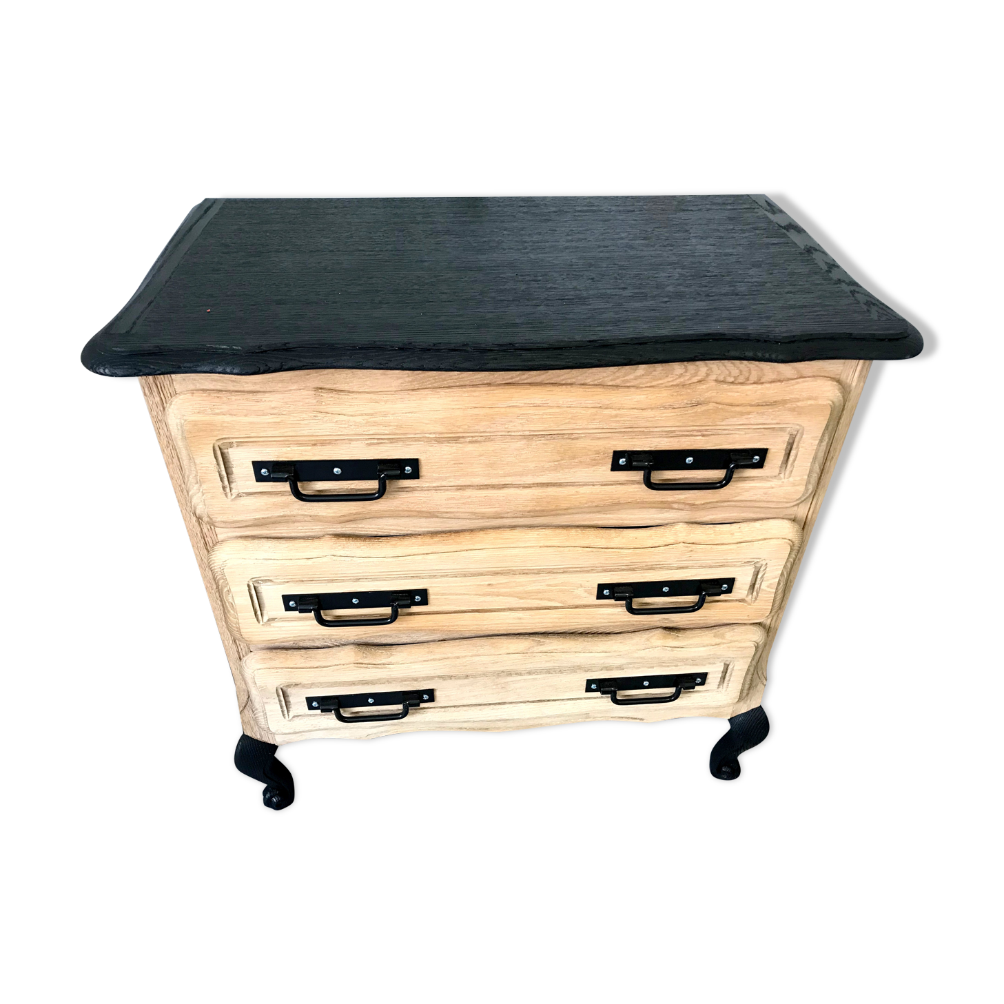 Solid wood chest of drawers