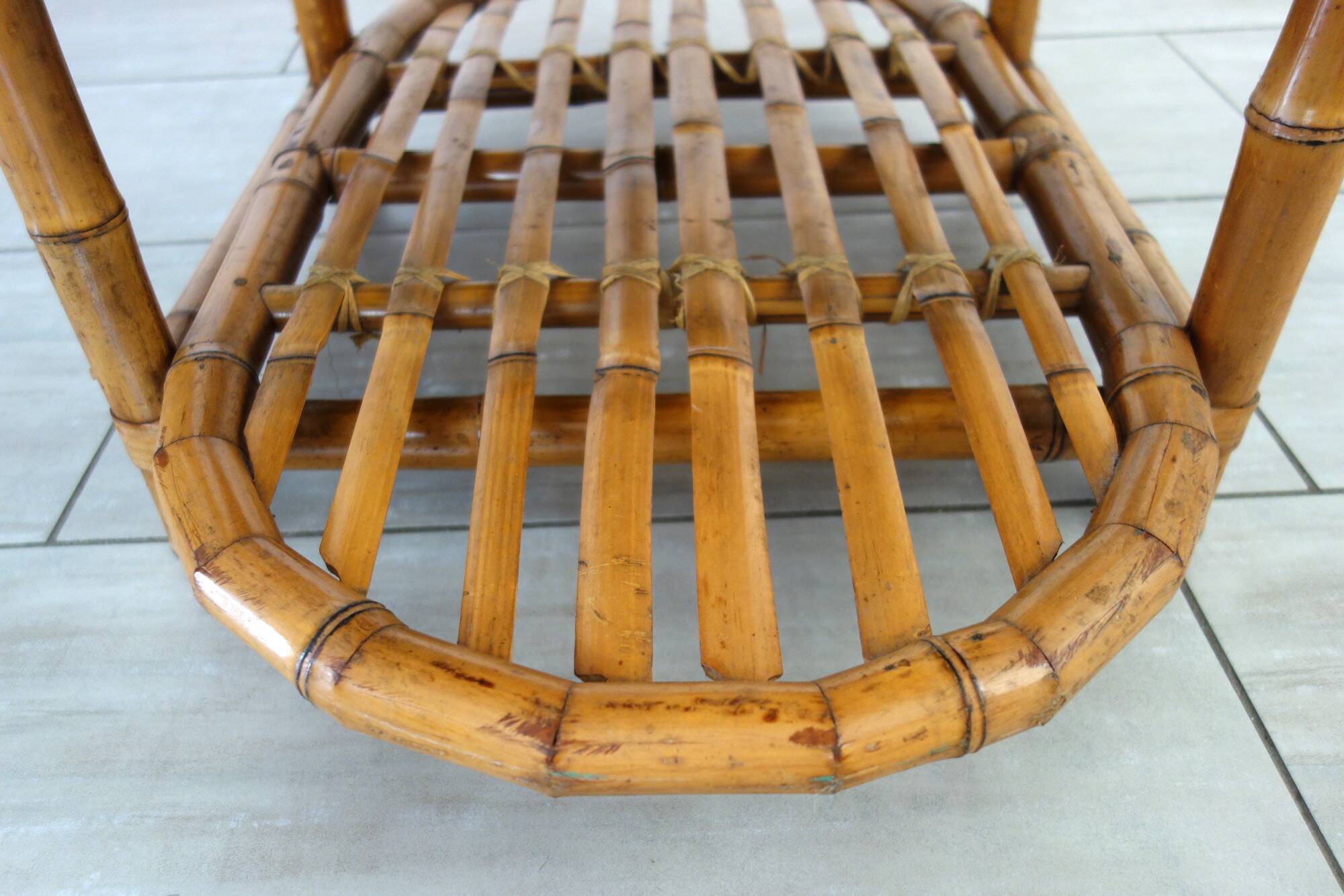 Table basse vintage bambou et osier tressé