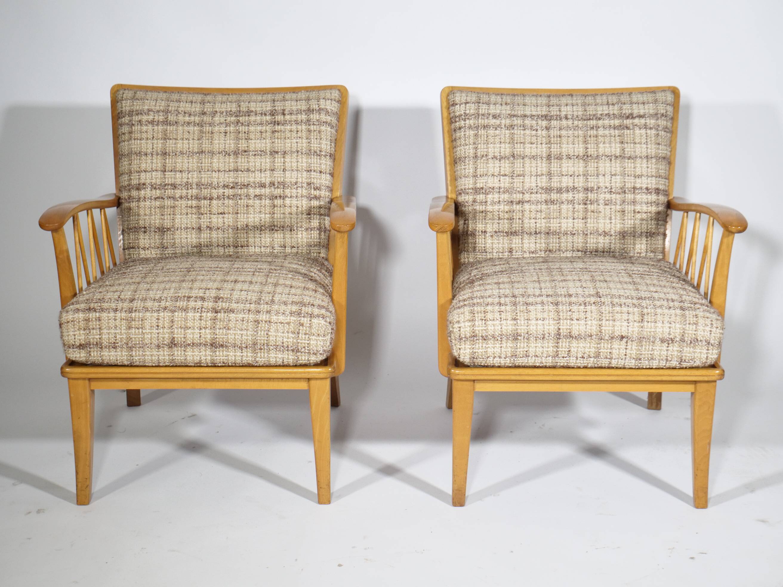 True vintage design armchair by Knoll, lounge style with armrests, 1960s