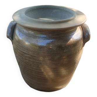Grease or candied pot in stoneware