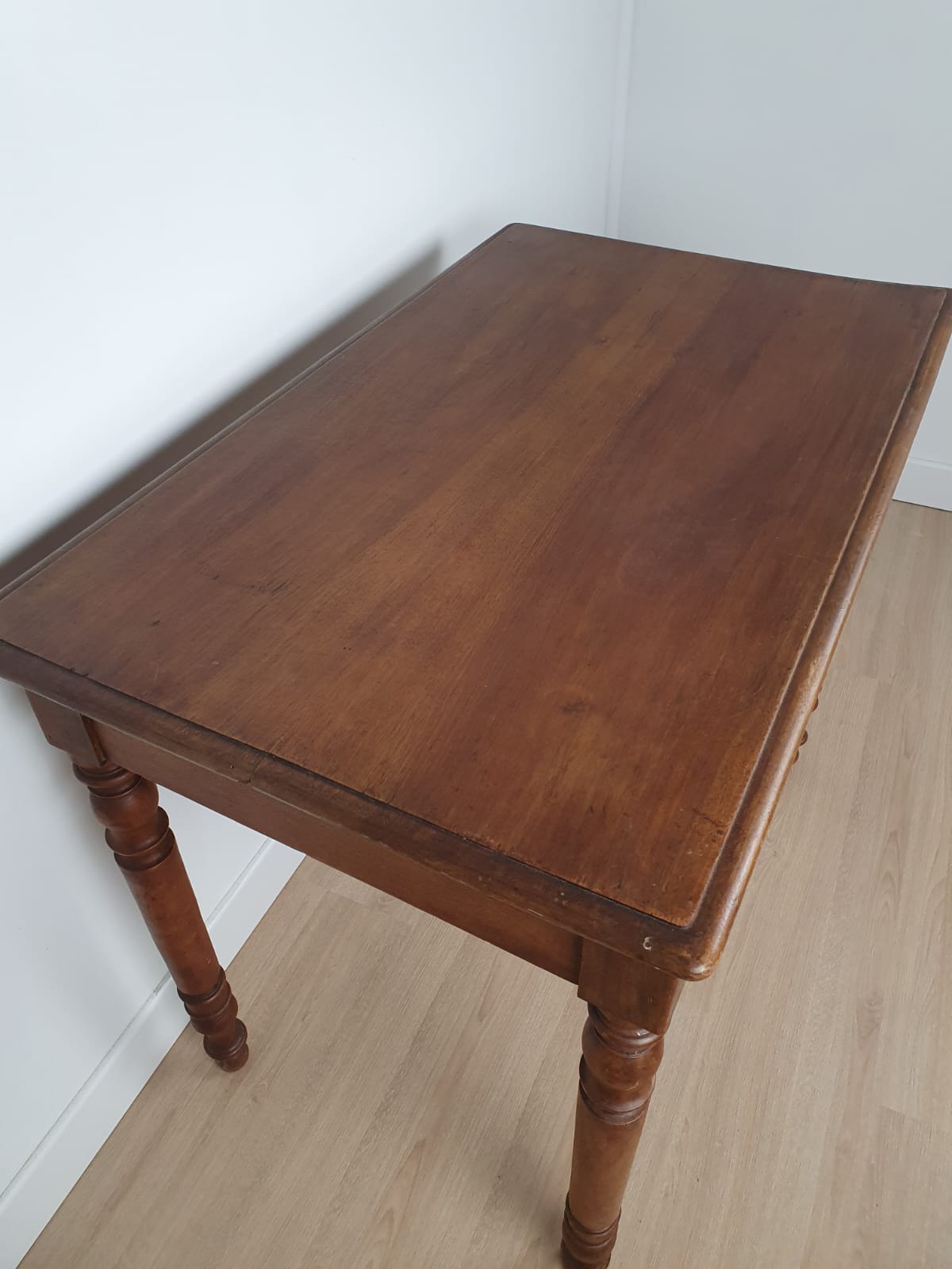 Old Small table/desk