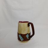 Pichet / jug in barbotine signed Orchies