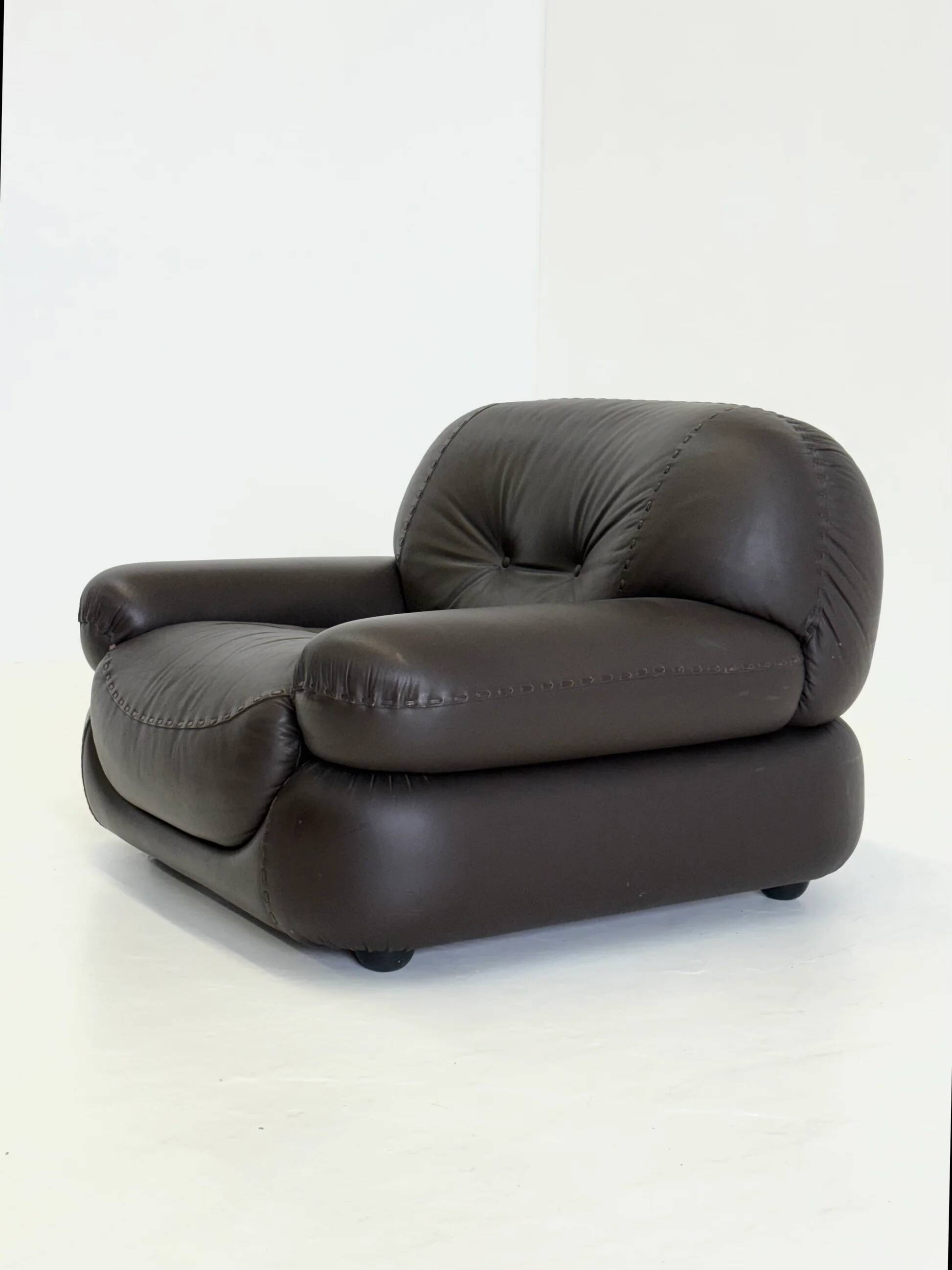 Dark brown leather Sapporo armchair for Mobil Girgi