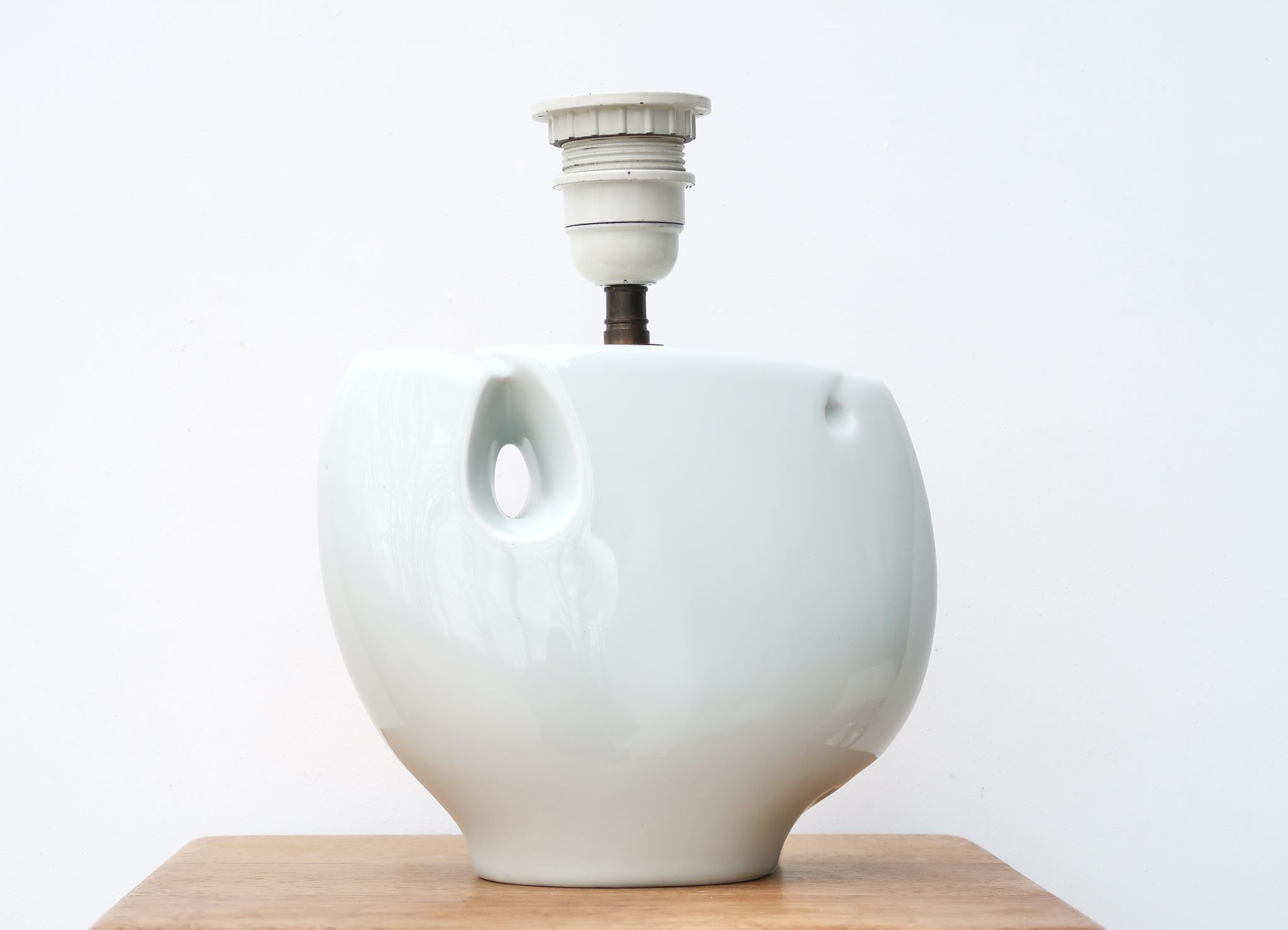 Lampe forme libre en porcelaine de Virebent années 70