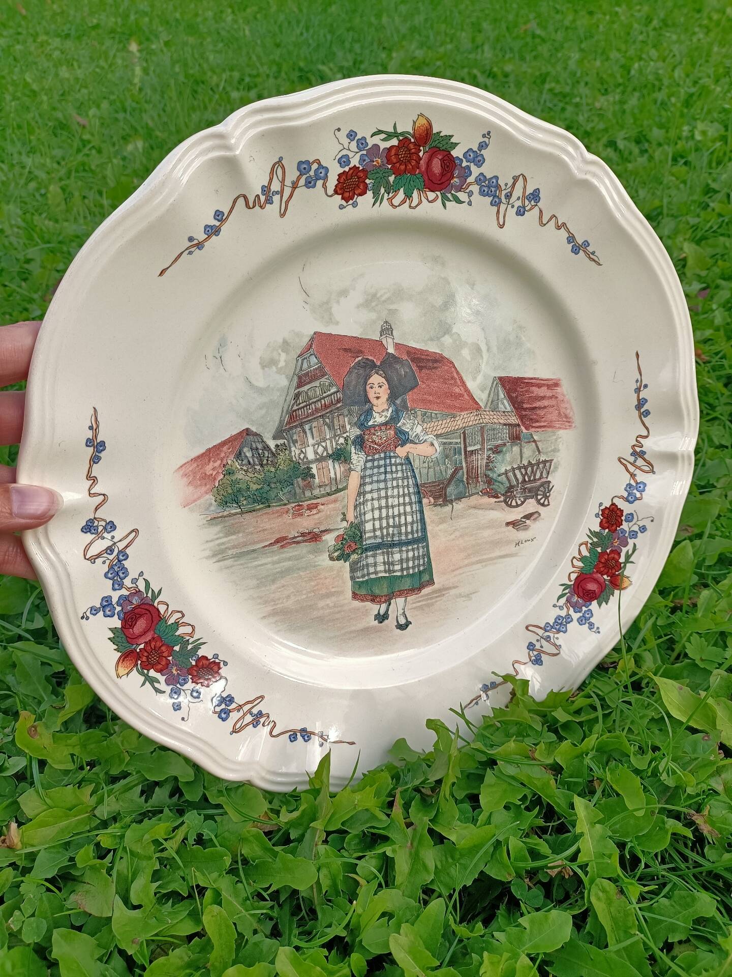 Large dish Obernai Sarreguemines