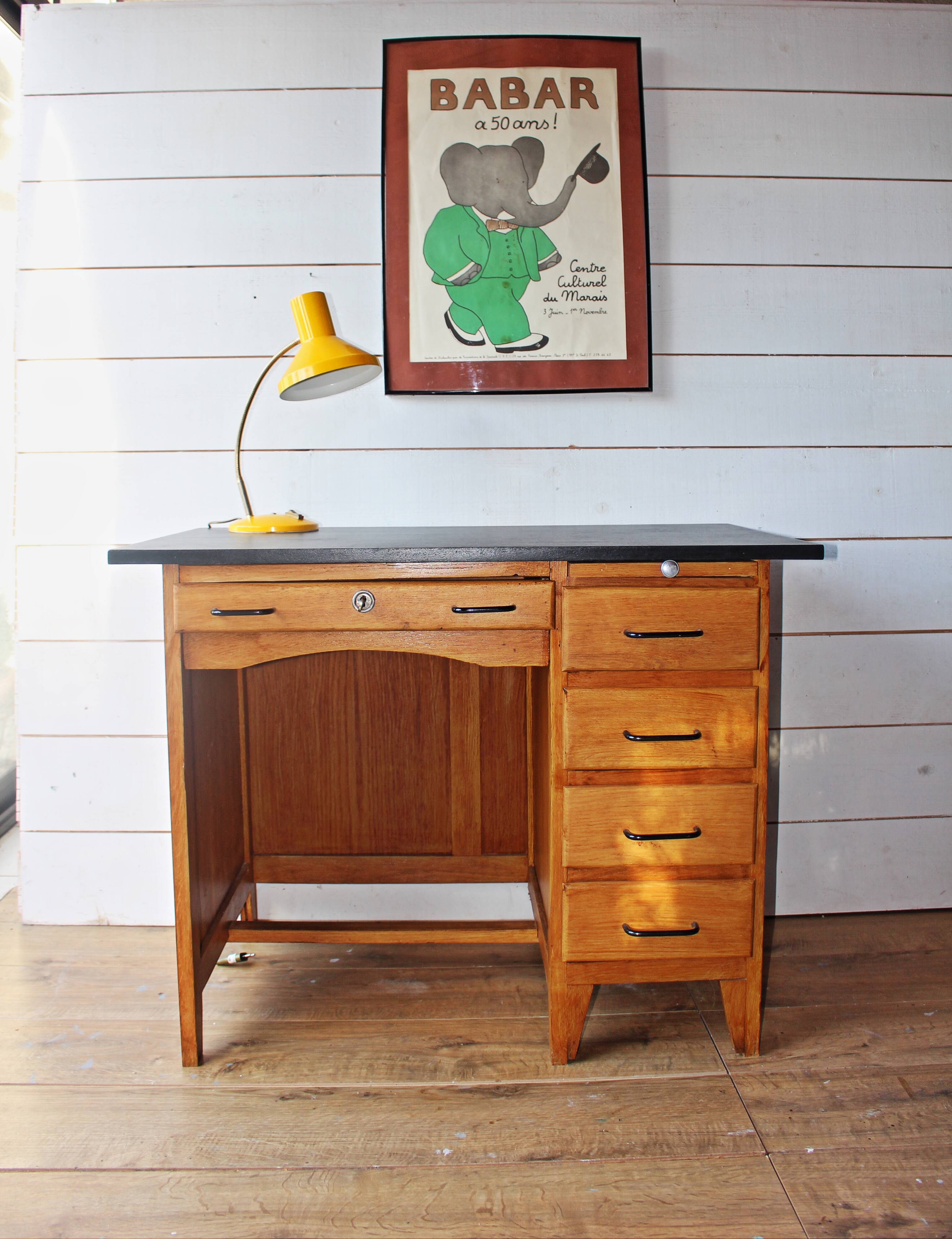 Bureau à caisson années 60.