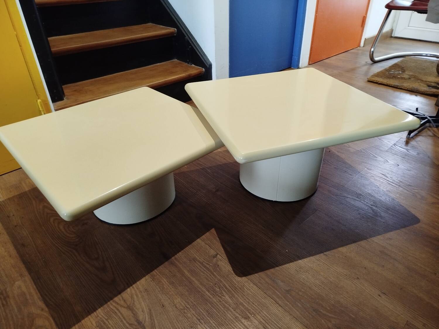 Vintage design nesting tables – lacquered wood & metal