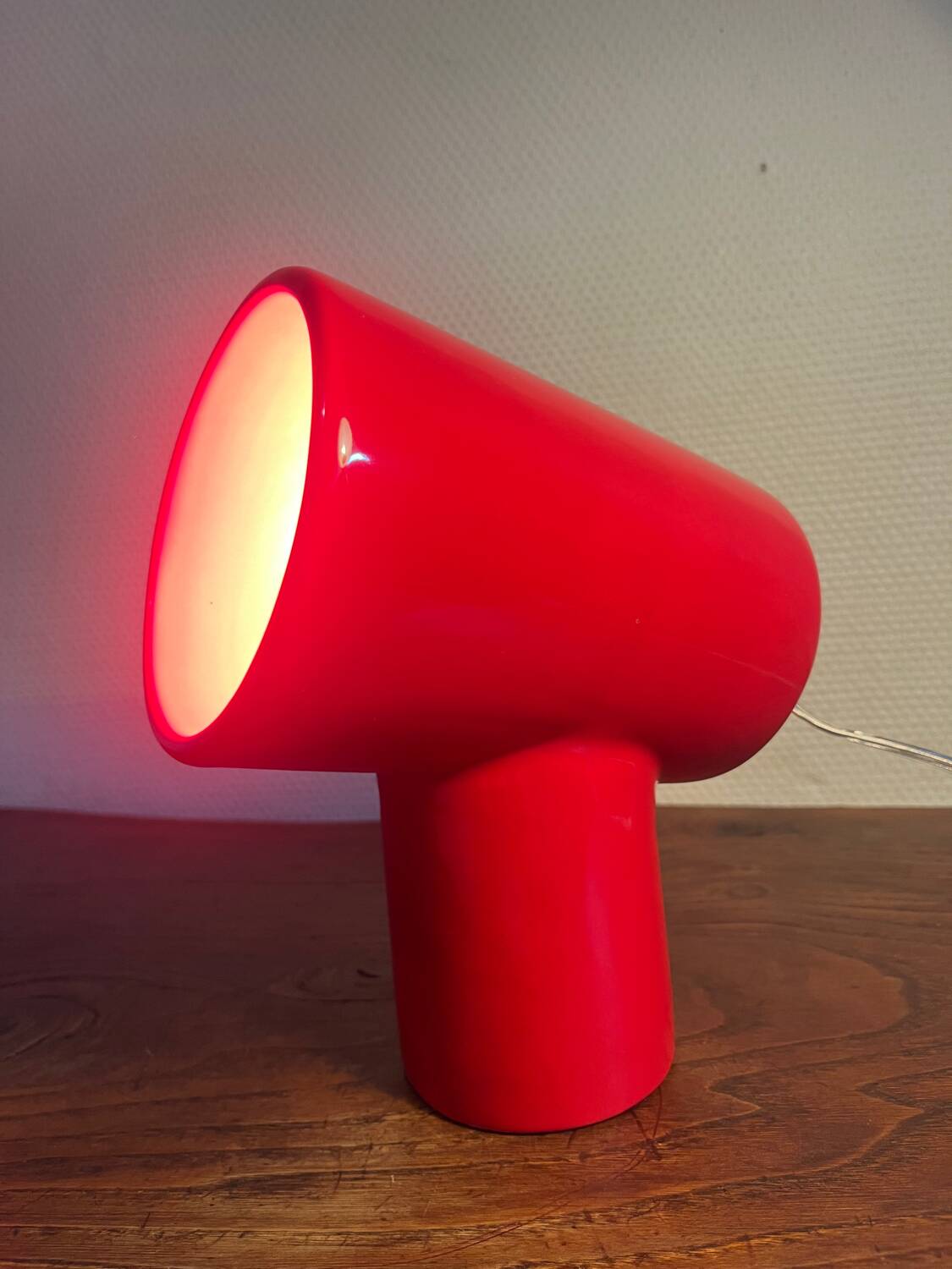 Designer table lamp in red ceramic from the 90s