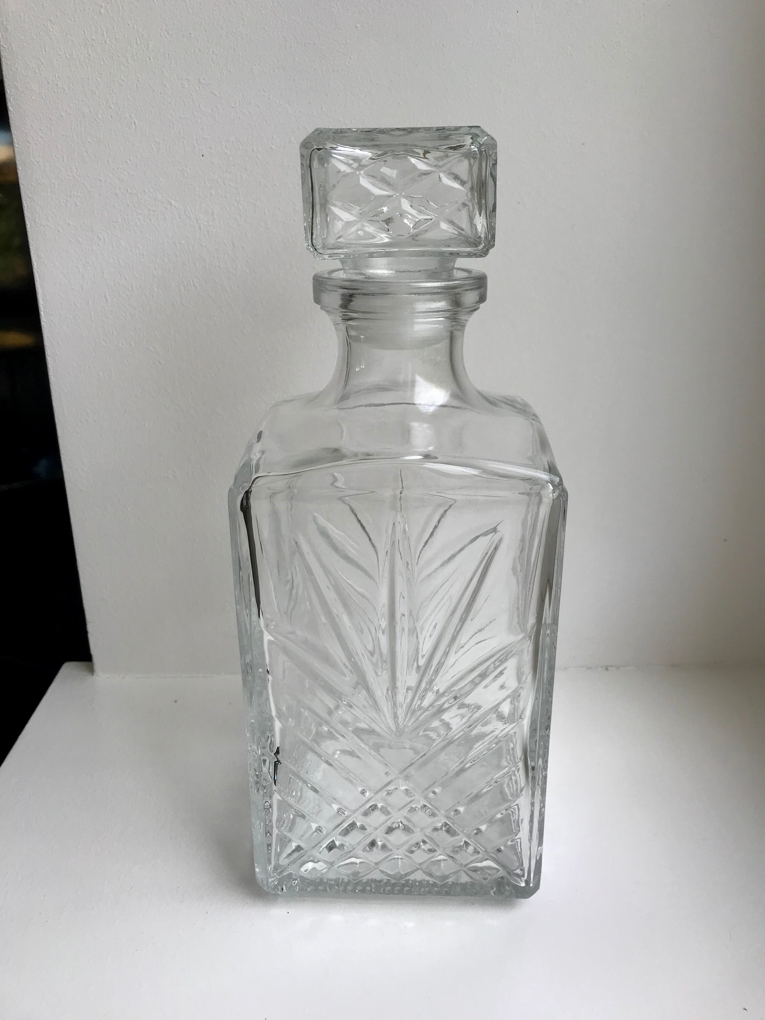 Set consisting of a carafé and 5 70s crystal whiskey glasses
