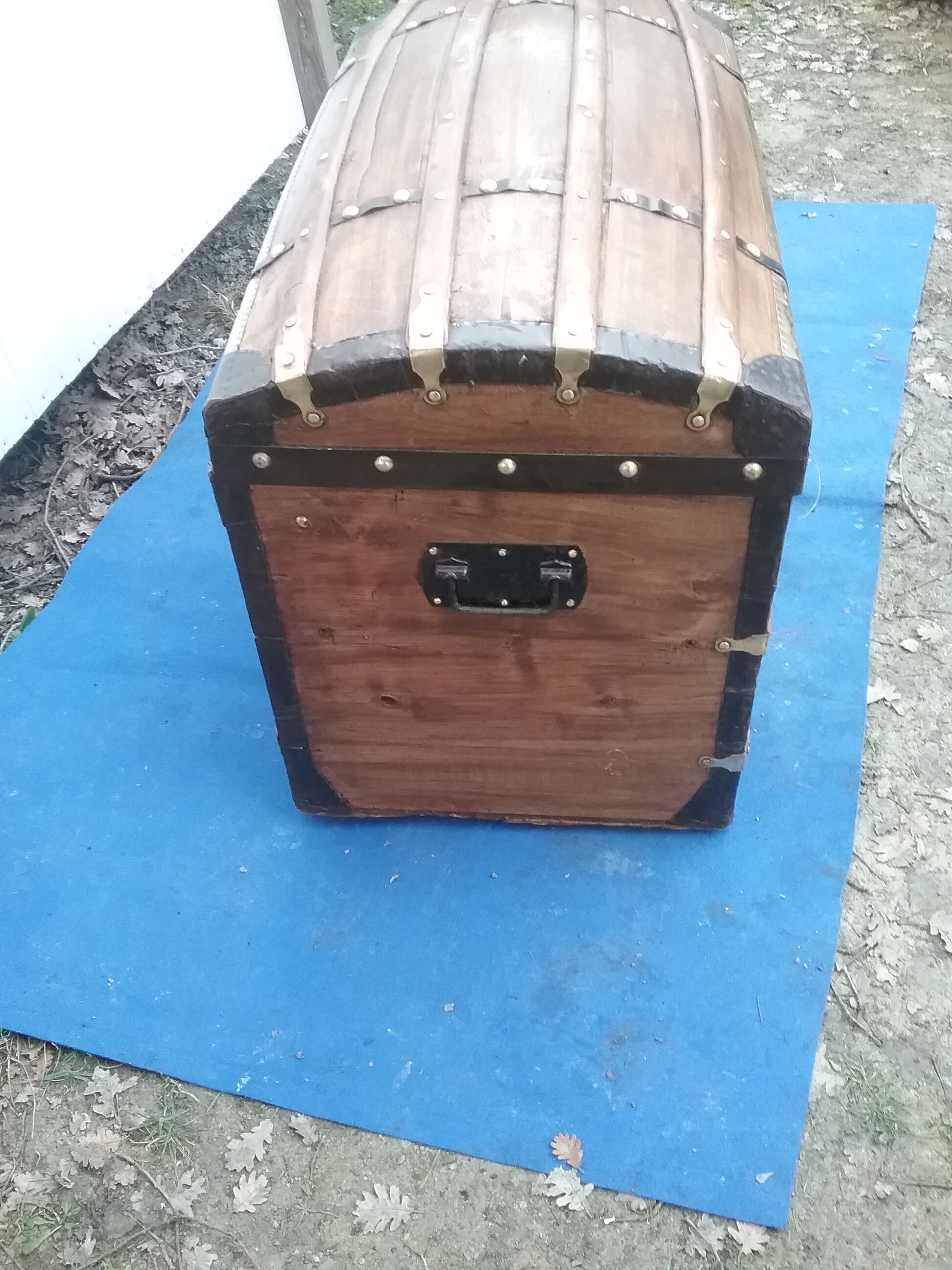 Curved trunk