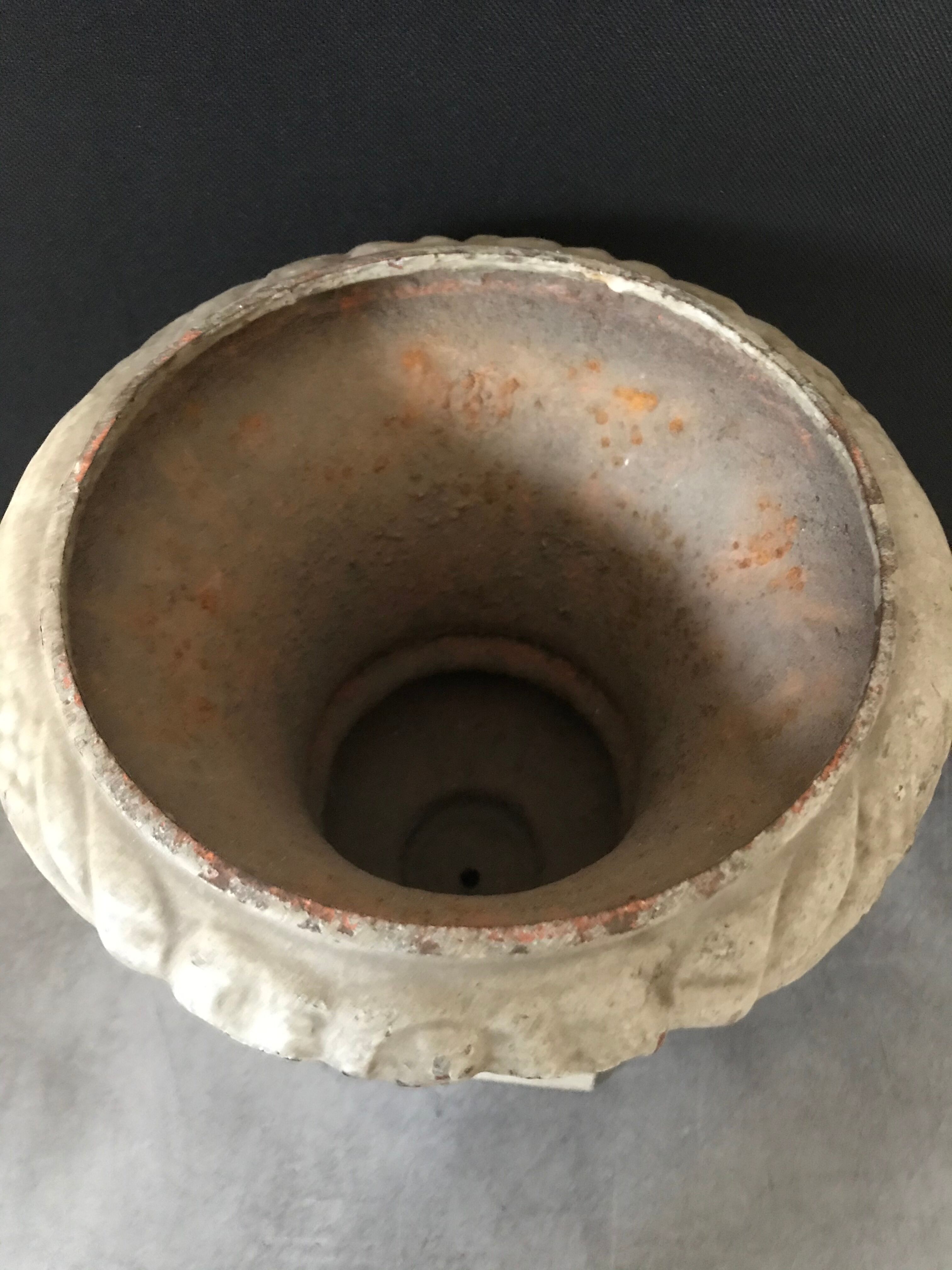 Old Médicis vase