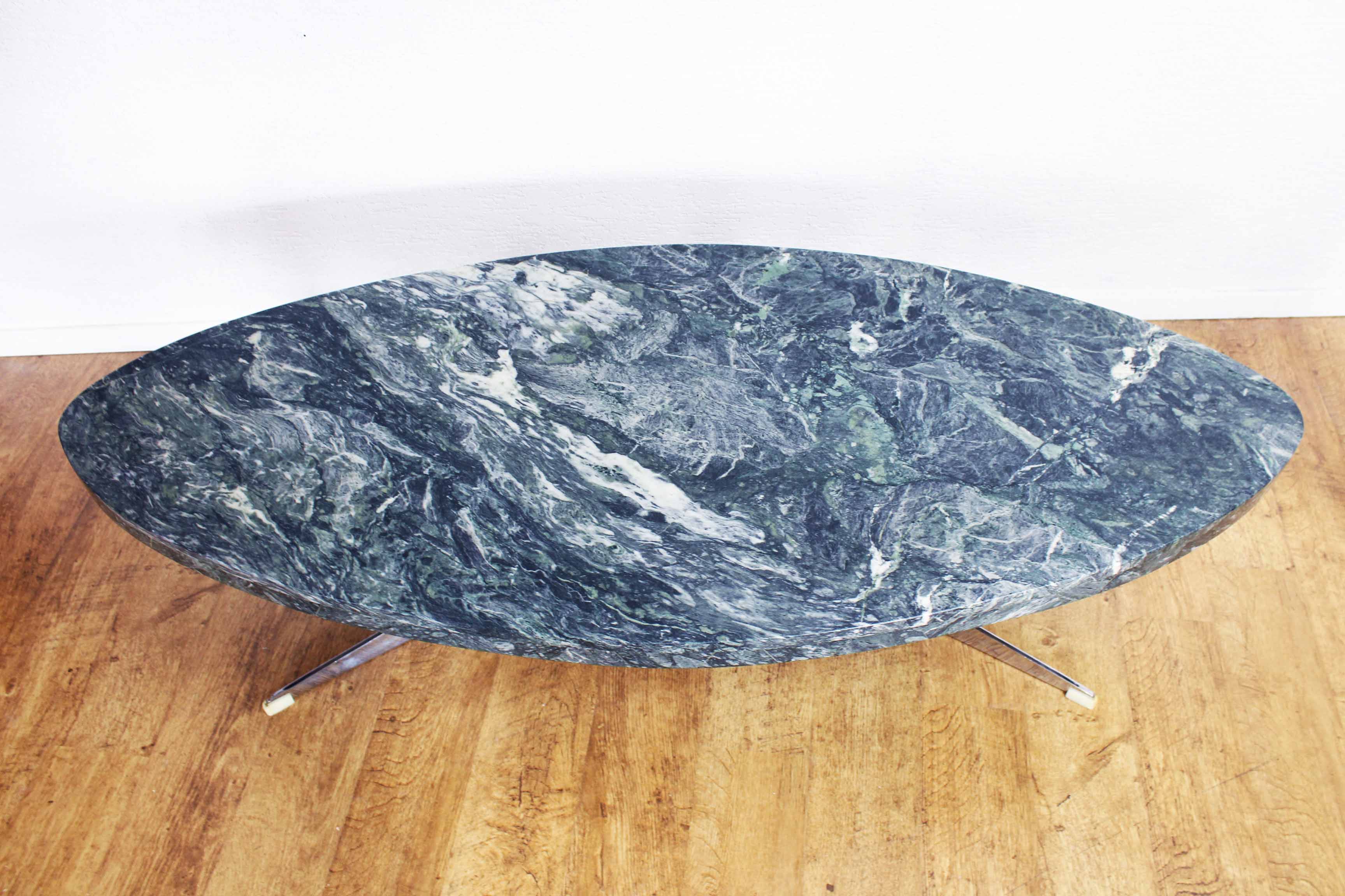 Oval coffee table in 70s green marble