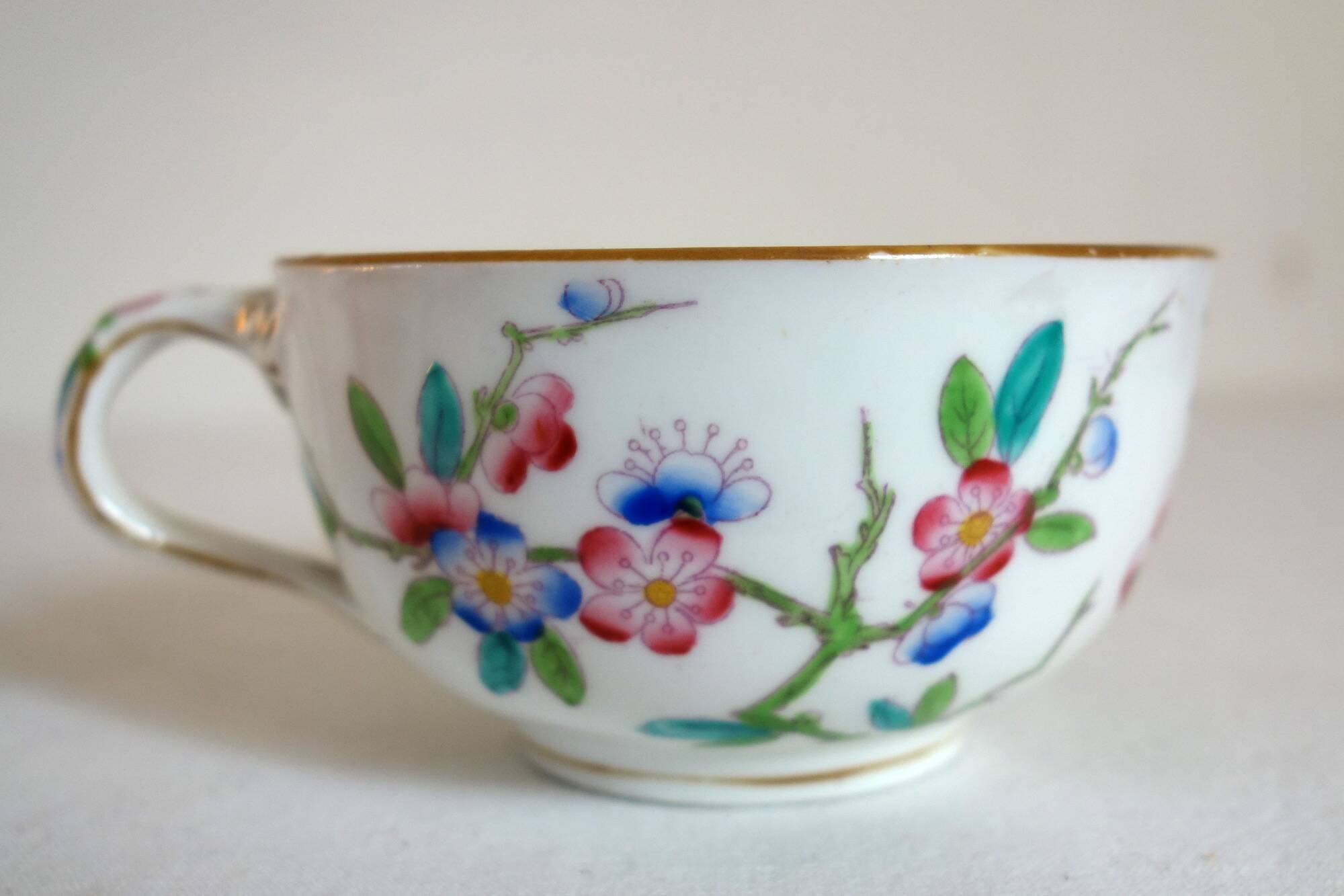 Minton English porcelain tea cup and saucer mid-19th century