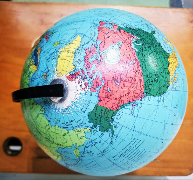 Earth globe tripod Taride glass 1966