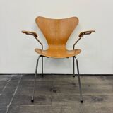 “Sjuan” chair by Arne Jacobsen for Fritz Hansen