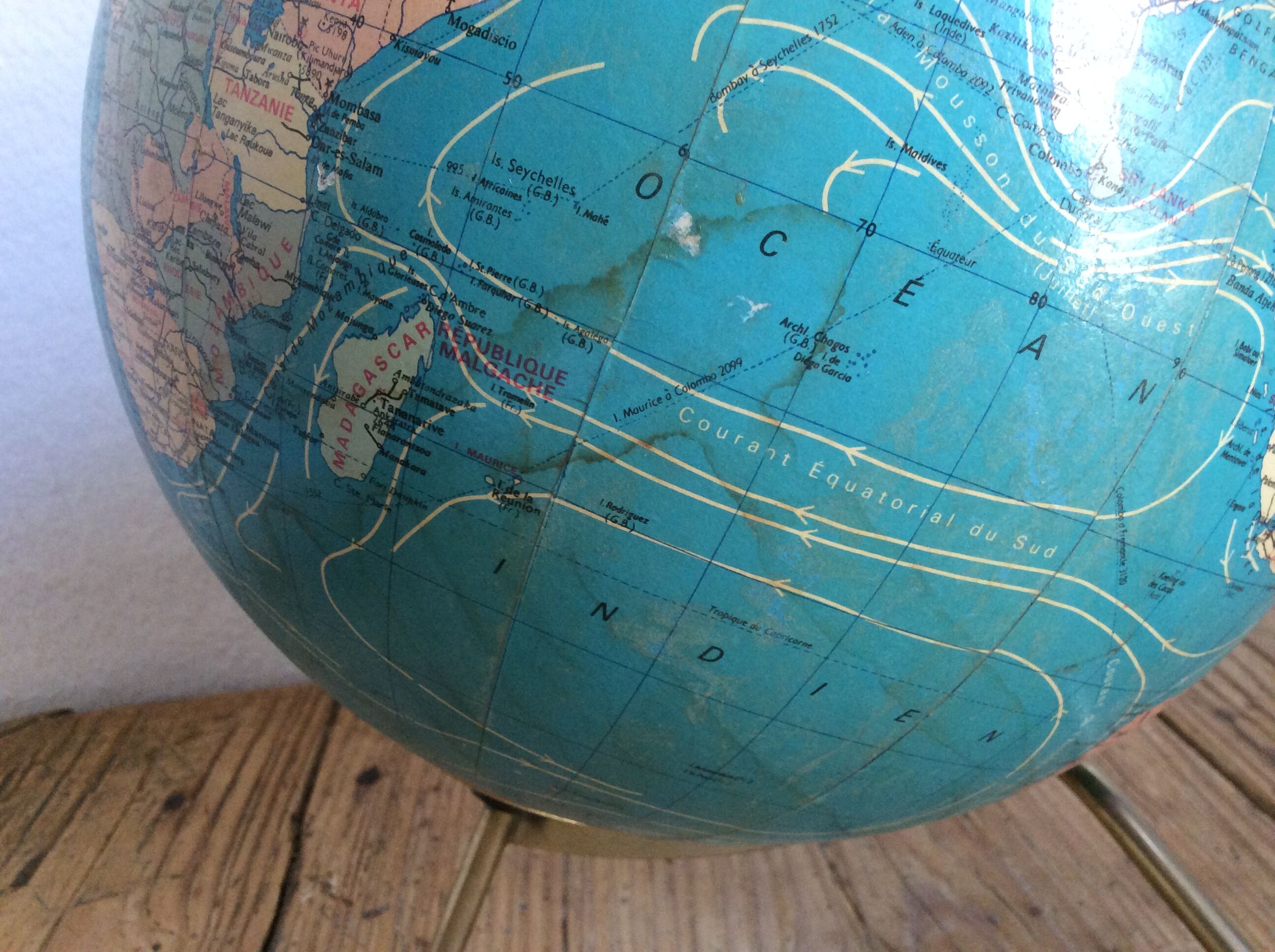 Glass Globe, Taride Maps 1974
