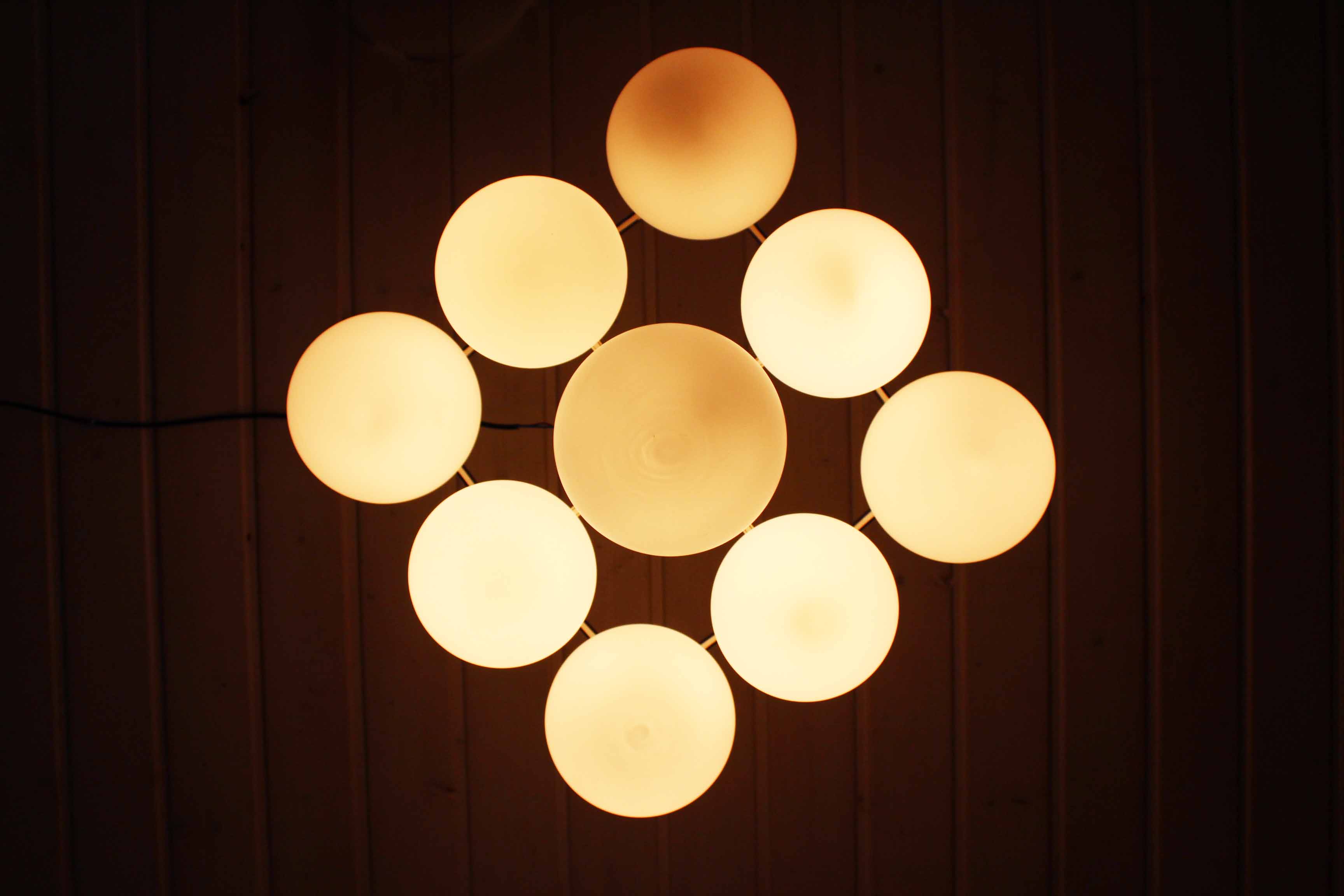 Sputnik suspension at 9 opalines