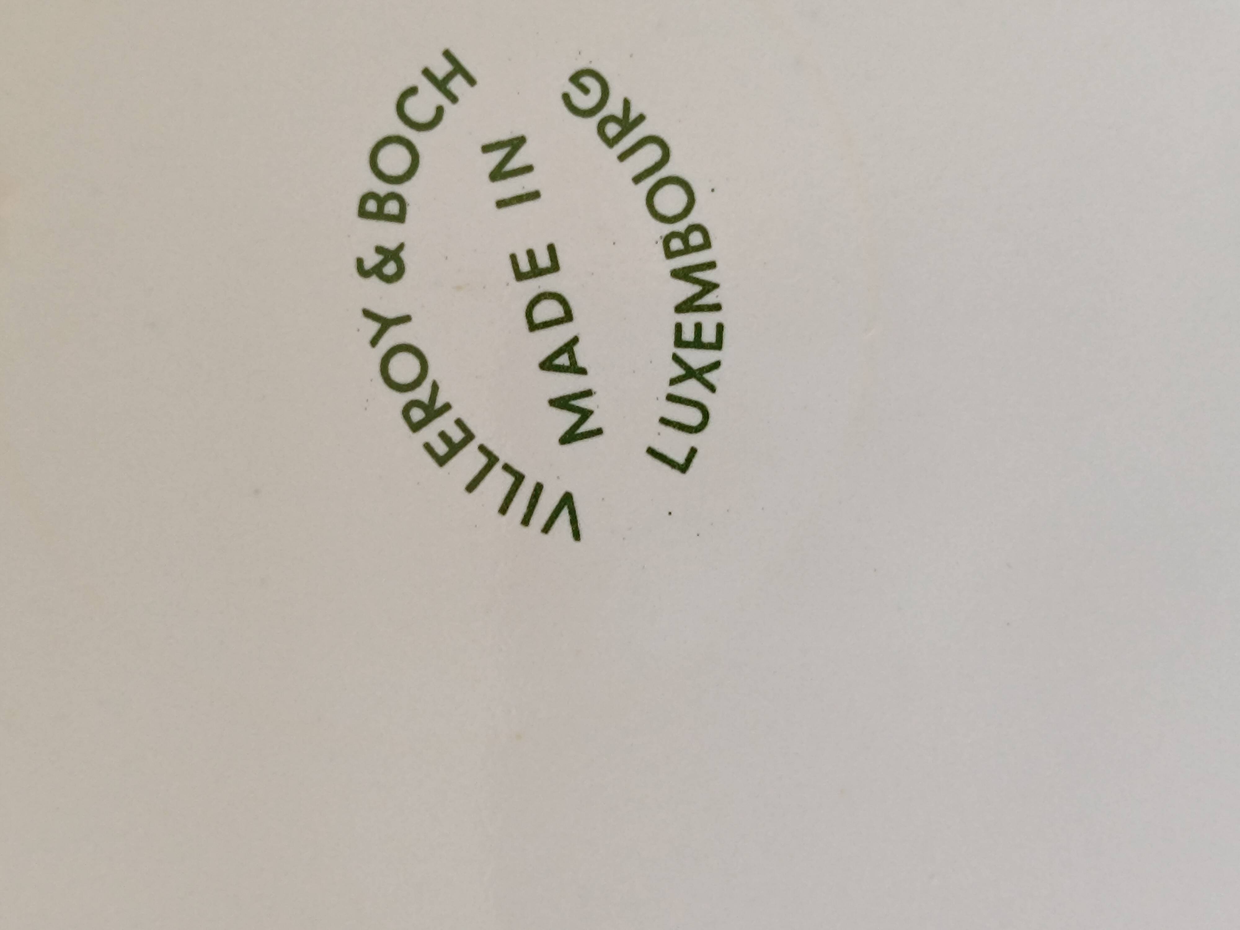 6 Villeroy and Boch dinner plates. Bird pattern.