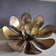 Suspension XXL fleur de lotus de Robert Schuytener noir et or
