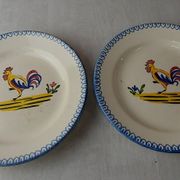 Paire d'assiettes décor coq, Cocorico, en céramique de Saint Clément