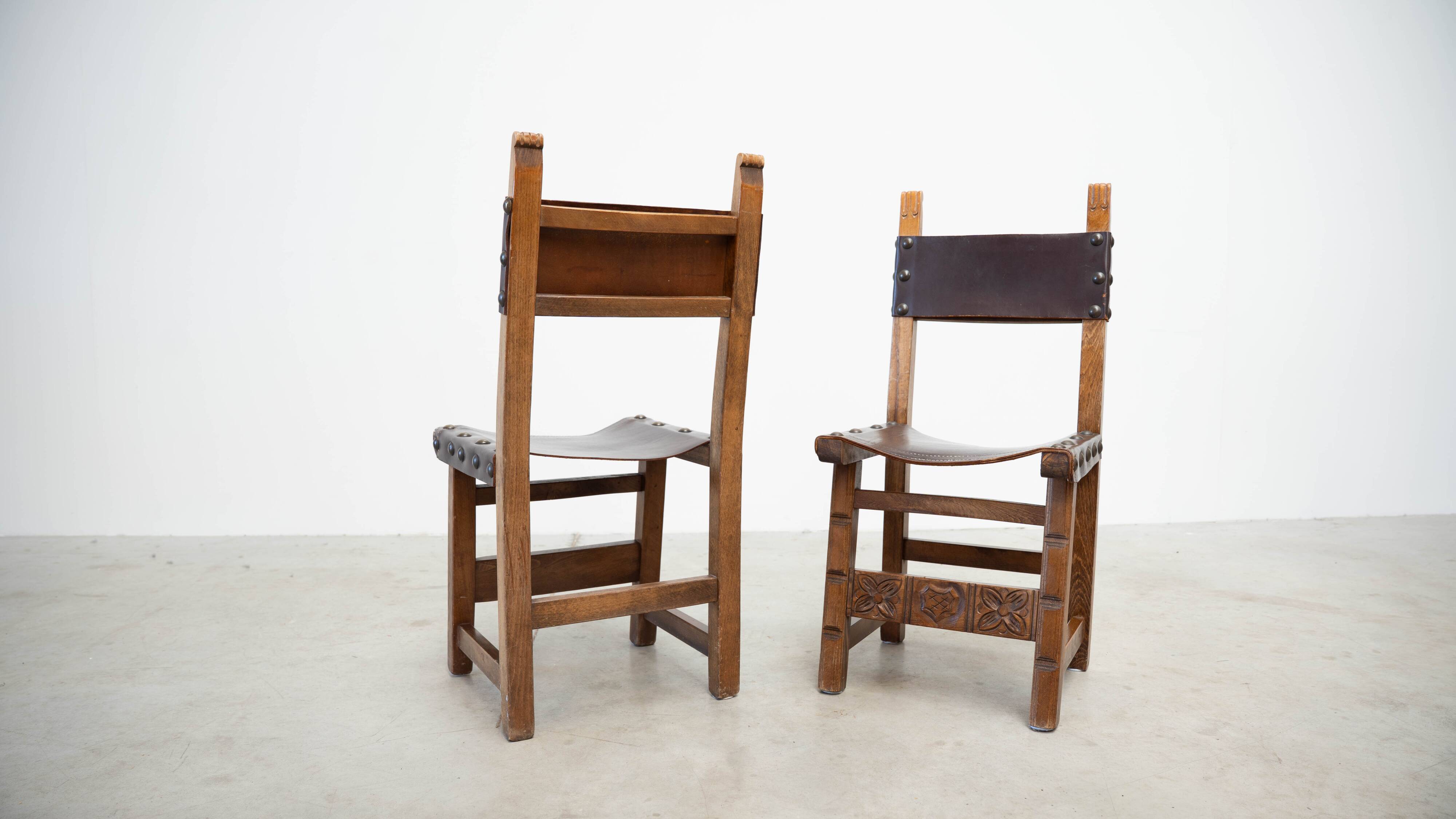 Ensemble de quatre chaises de salle à manger espagnoles