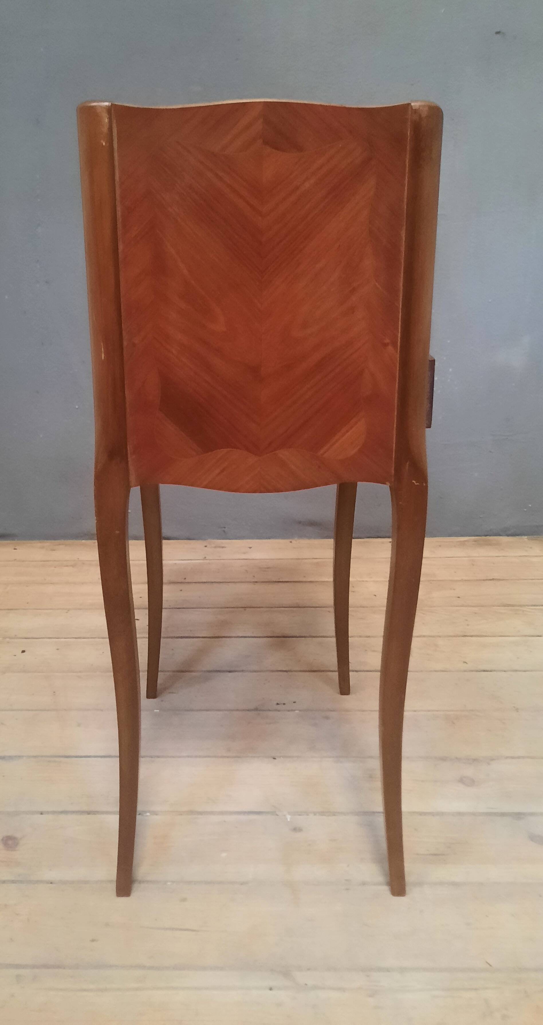 Louis XV style chest of drawers in veneered wood