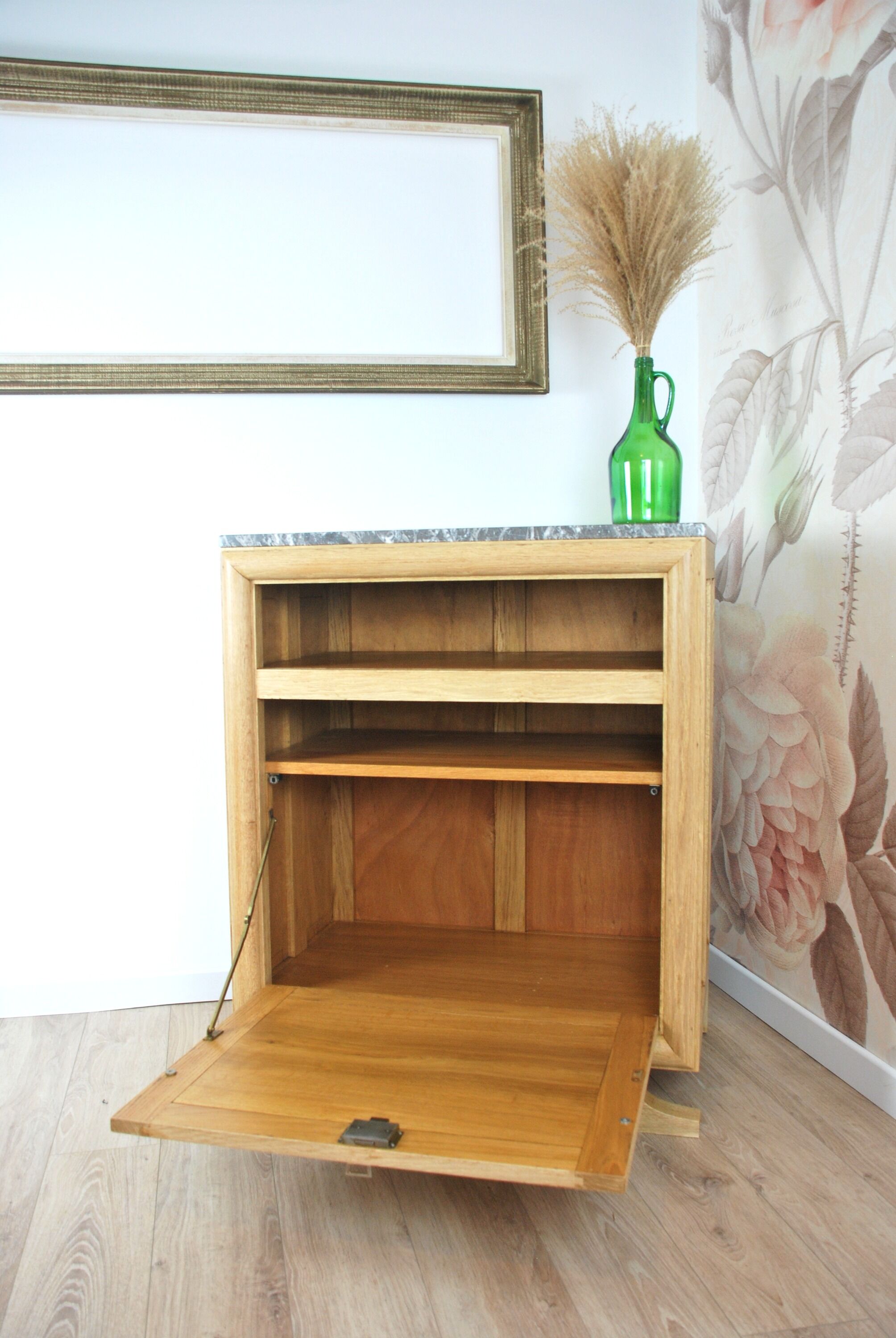 Meuble bar vintage en chêne massif avec plaque de marbre grise
