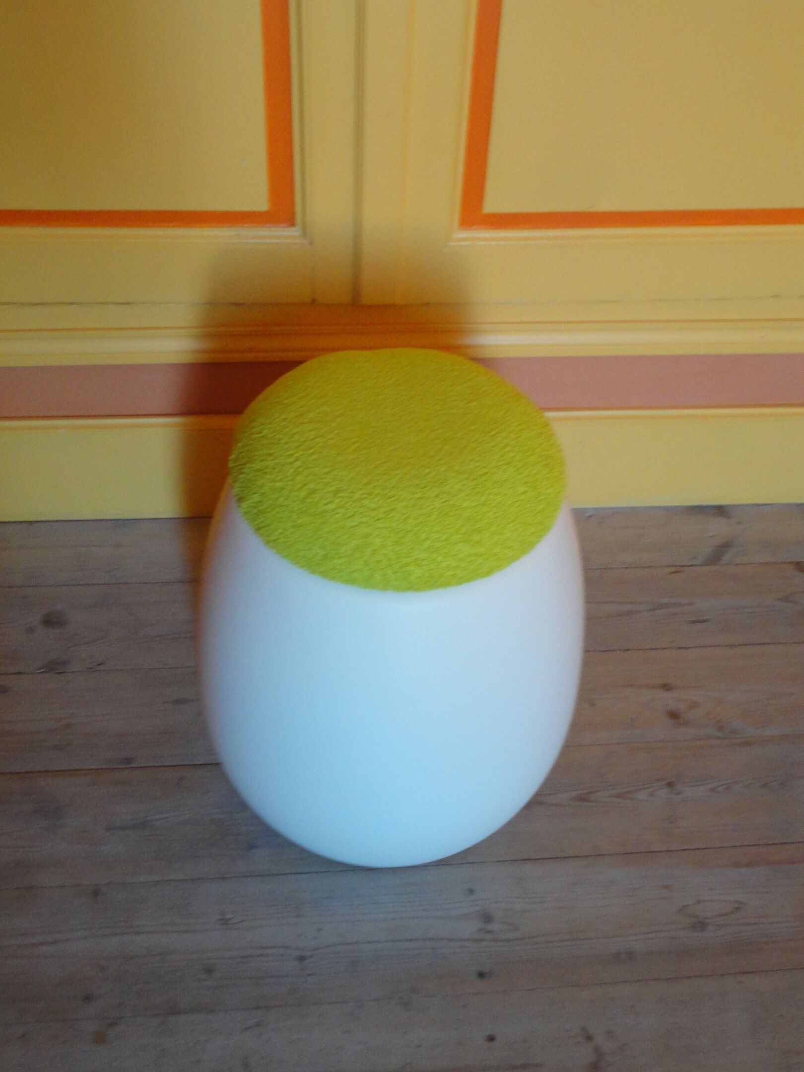 Vintage pouf "egg" Allibert