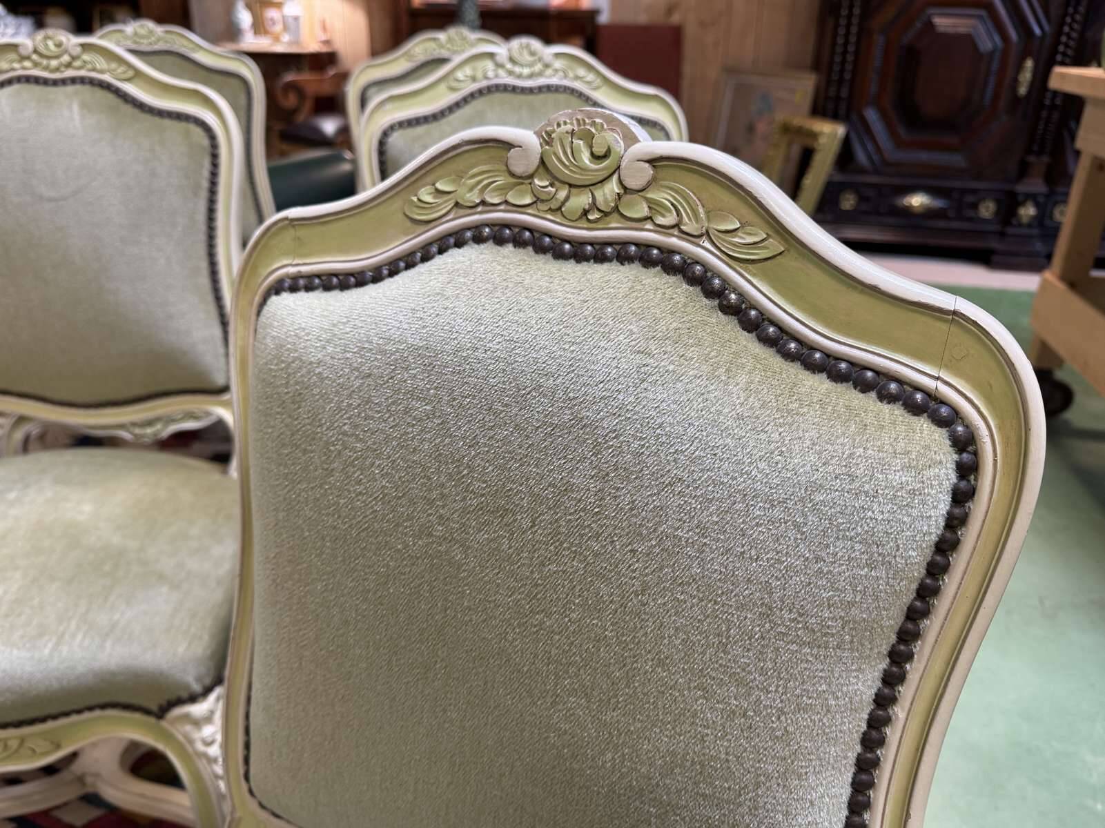 Set of 8 Louis XV style beech chairs from the 1970s.