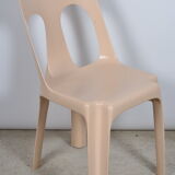 Chaise monobloc d'Henry Massonnet
