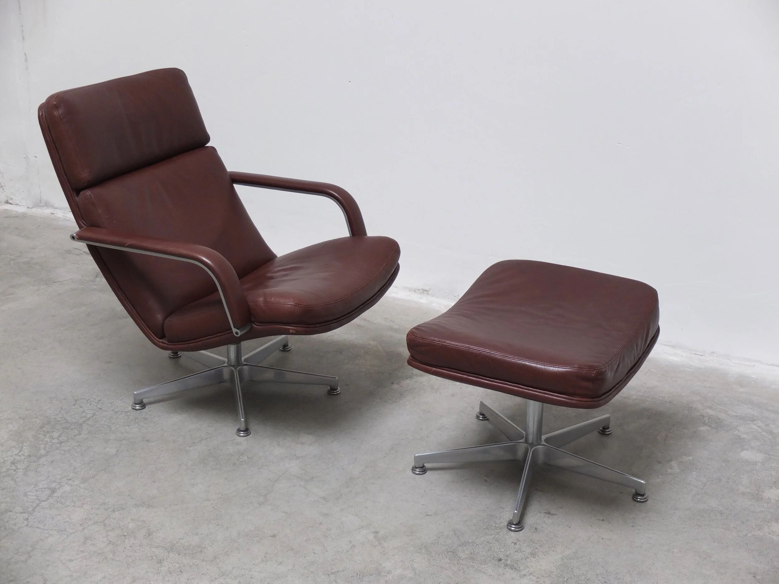Early 'F141' lounge chair with ottoman by Geoffrey Harcourt for Artifort, 1972
