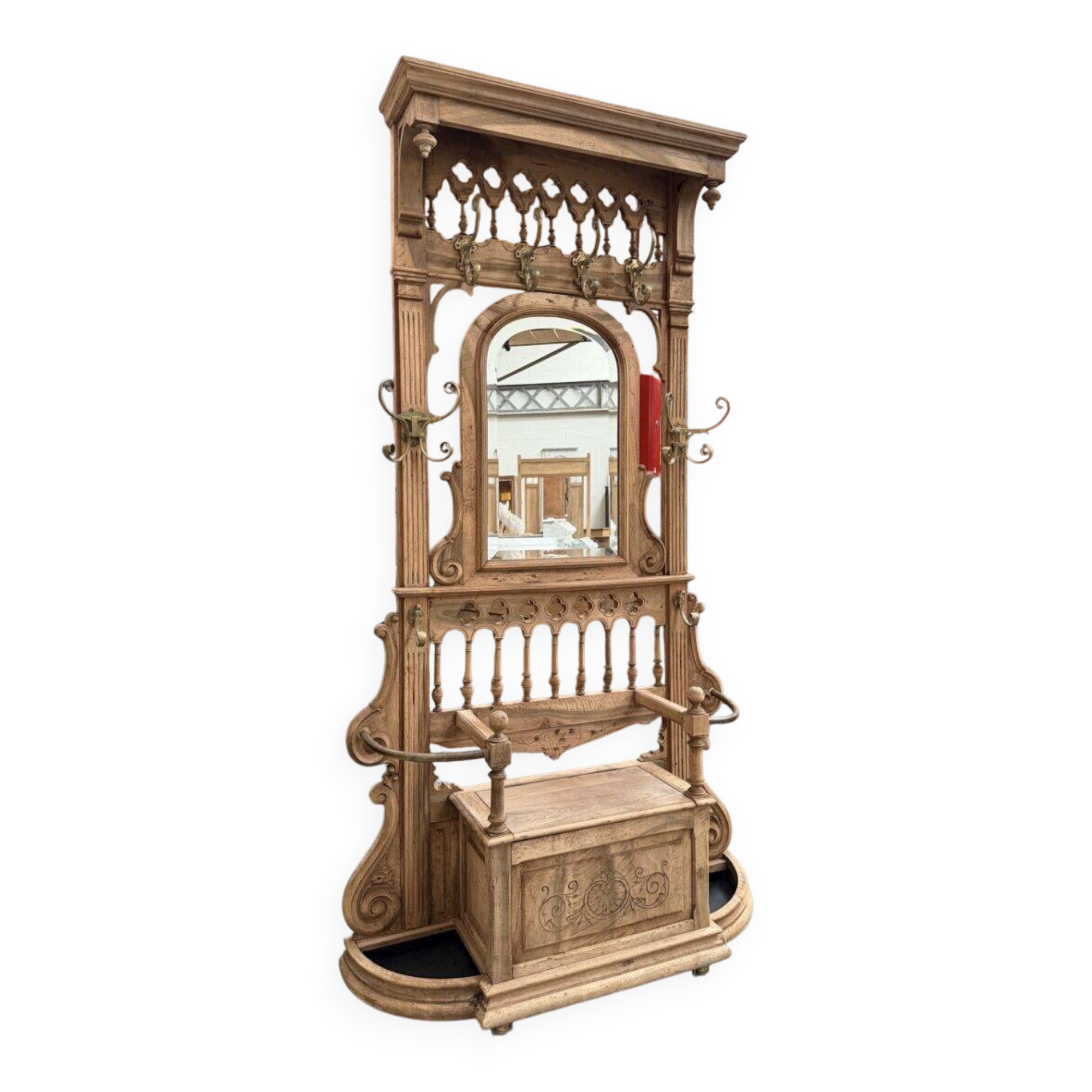 Entrance hall wardrobe in walnut, late 19th century.