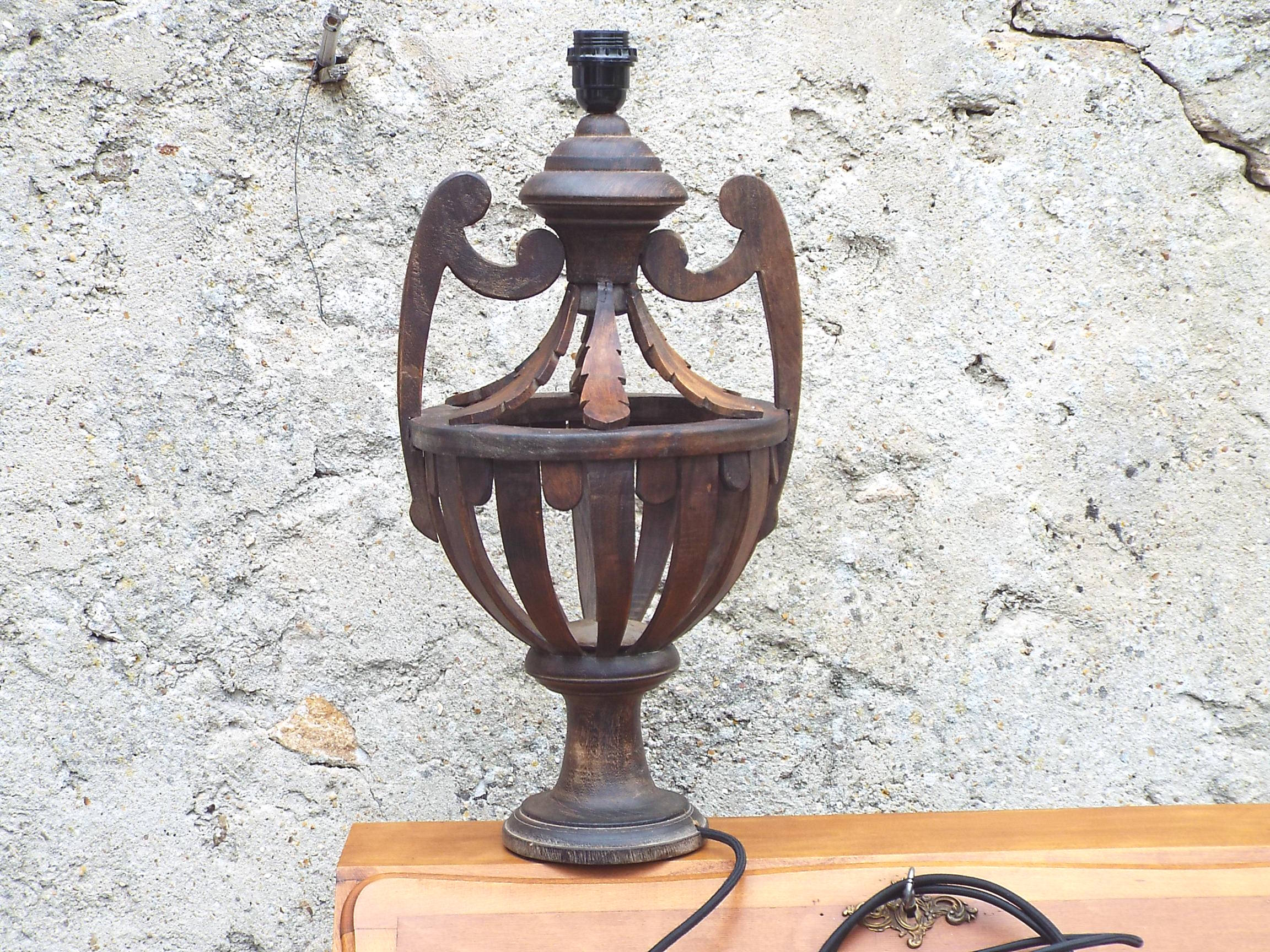 Wooden lamp stand H56