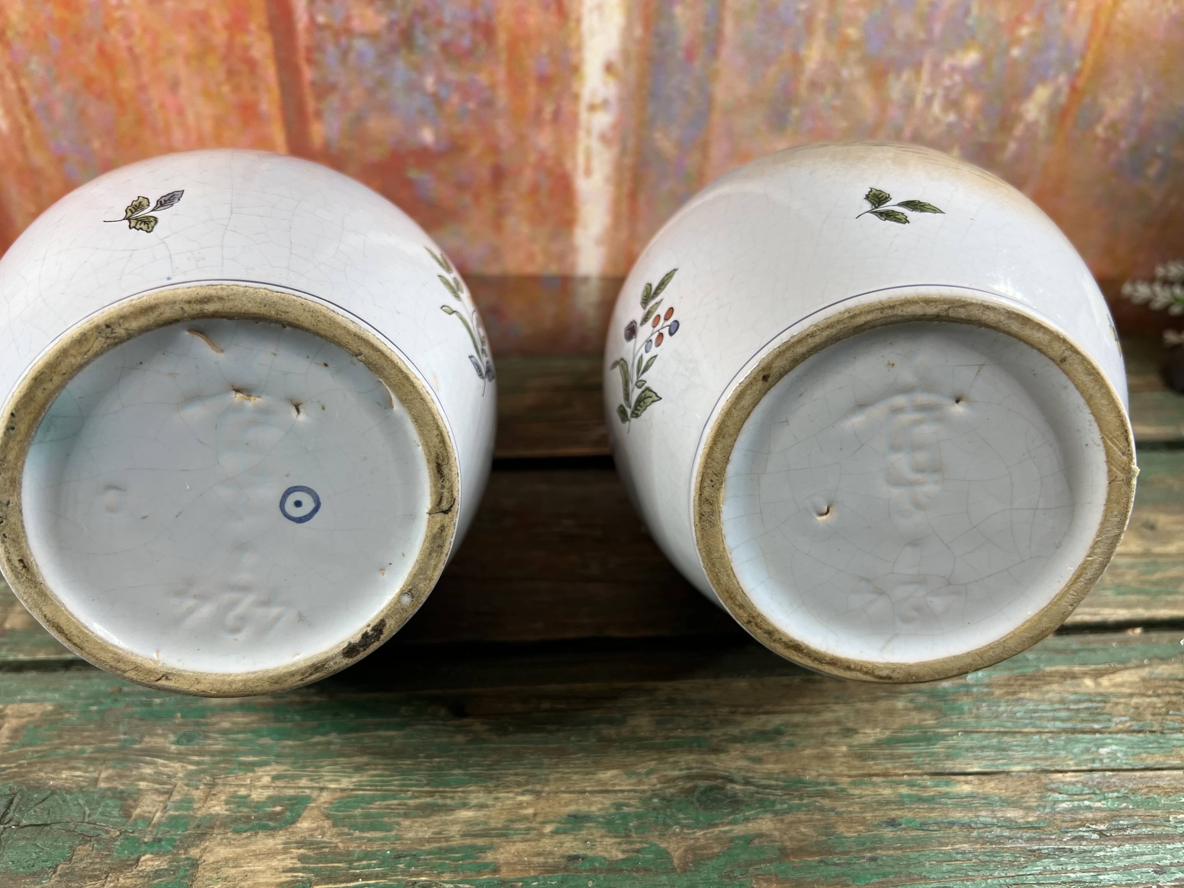 Pair of Fives Lille pouring pitcher