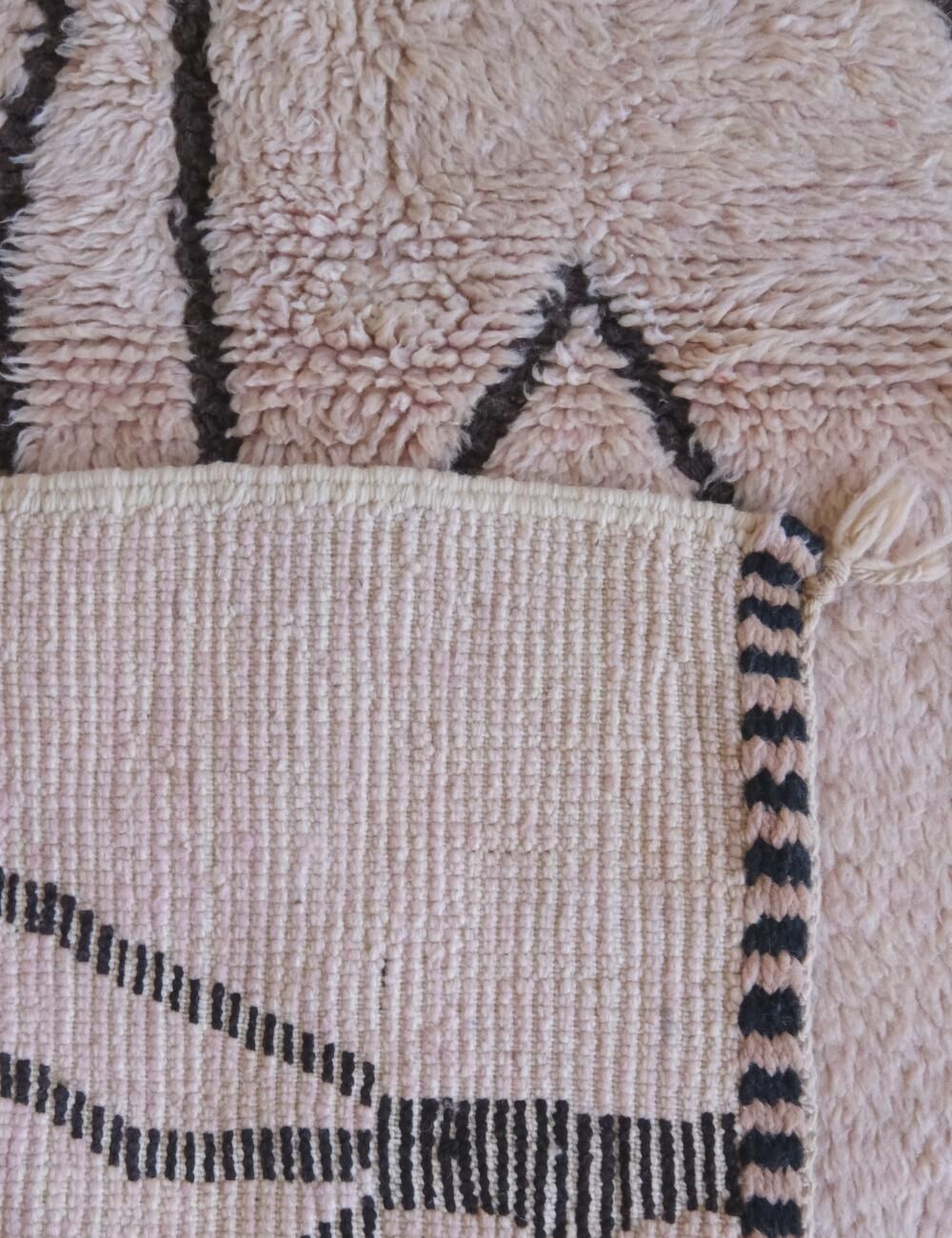 Pale Pink Berber Rug - 173 x 116 cm