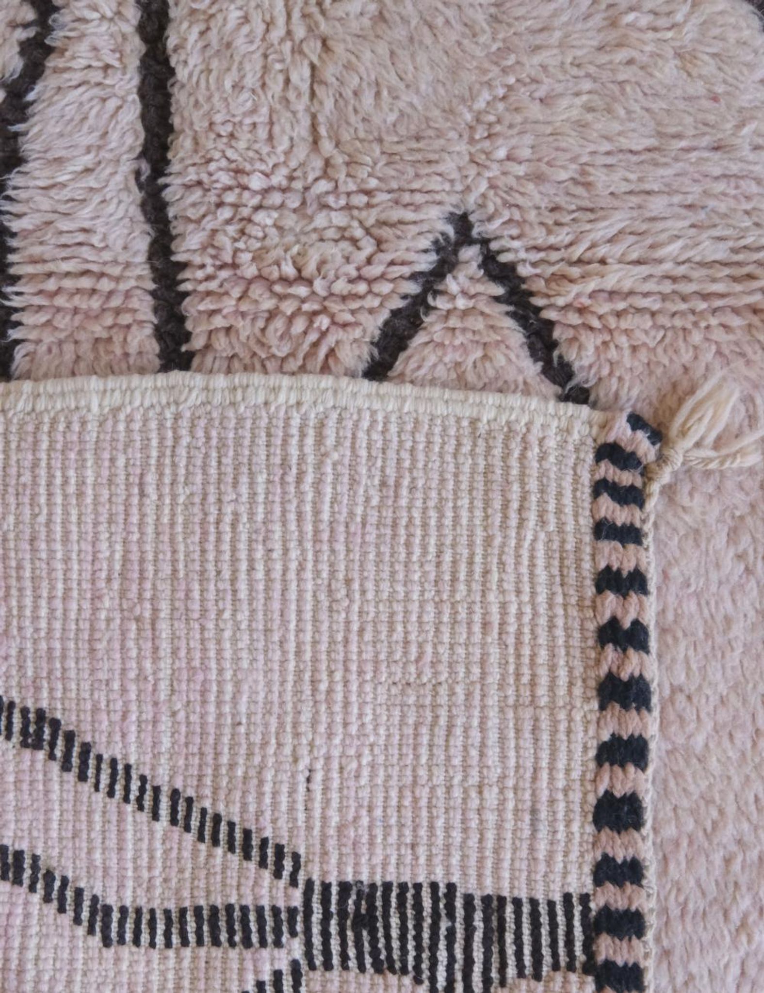 Pale Pink Berber Rug - 173 x 116 cm