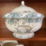 Vintage iron earth tureen
