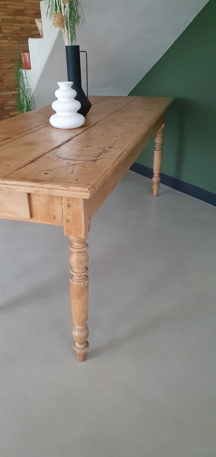 Farmhouse table