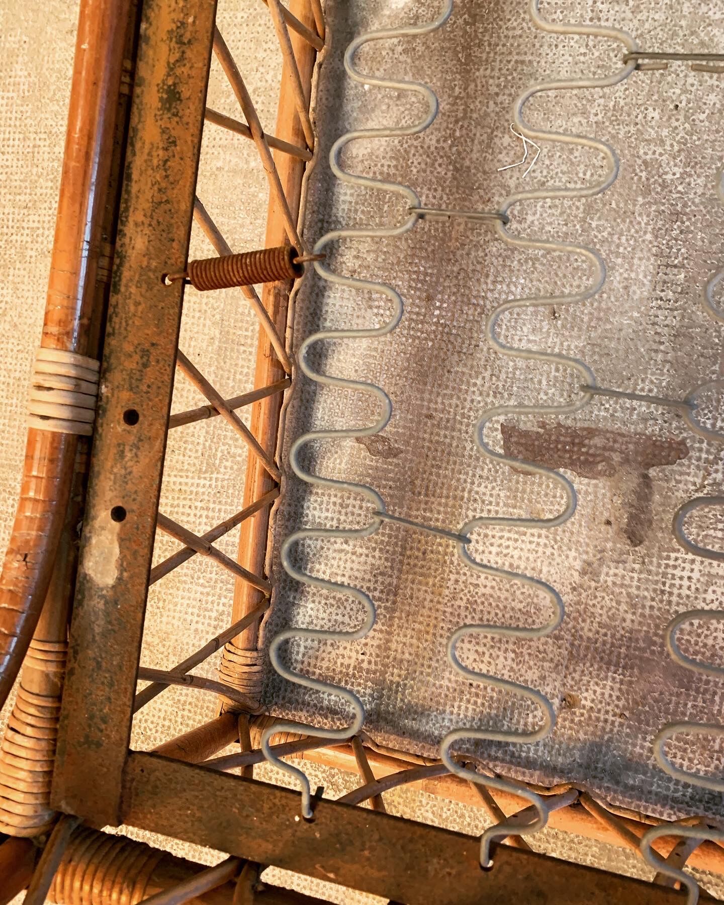 Rattan bed